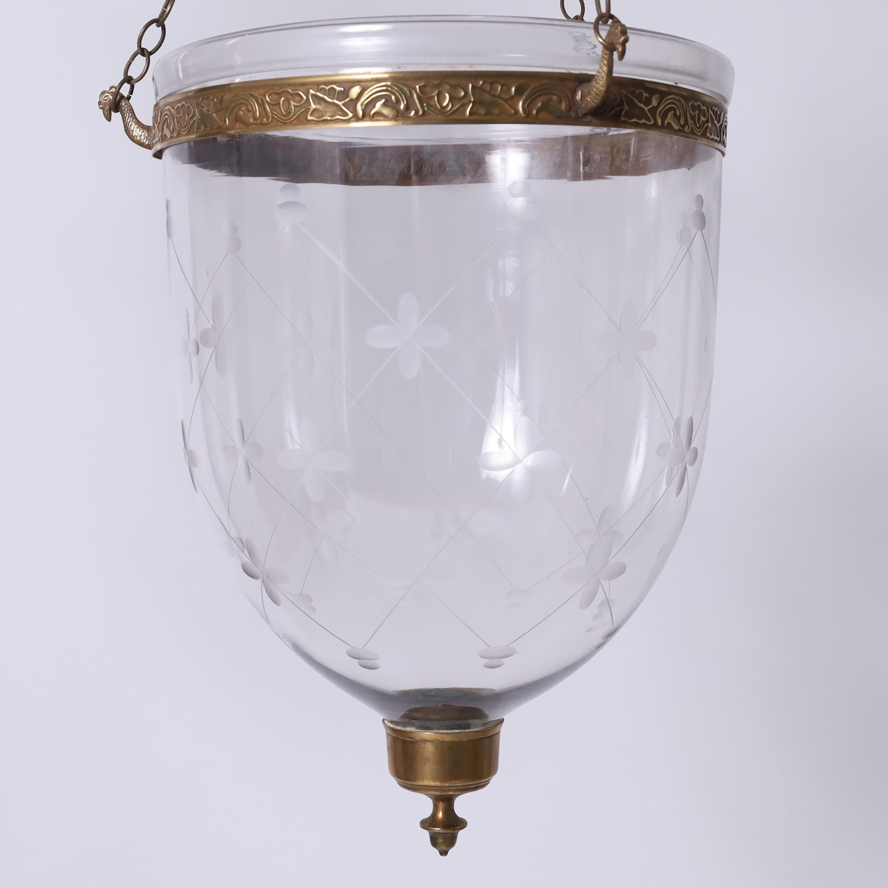Groupe ancien de trois appliques à cloche fumée, prix individuel Bon état - En vente à Palm Beach, FL