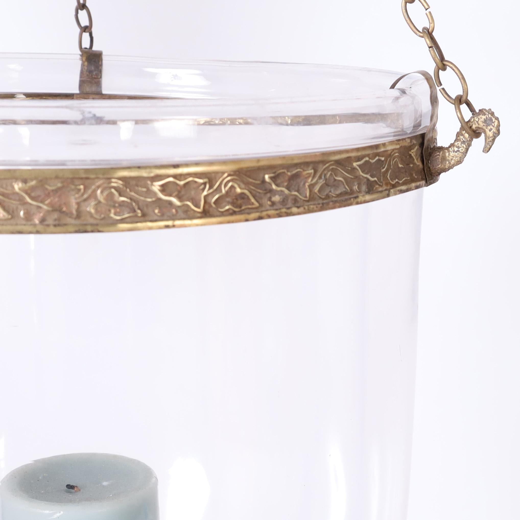 20ième siècle Groupe ancien de trois appliques à cloche fumée, prix individuel en vente