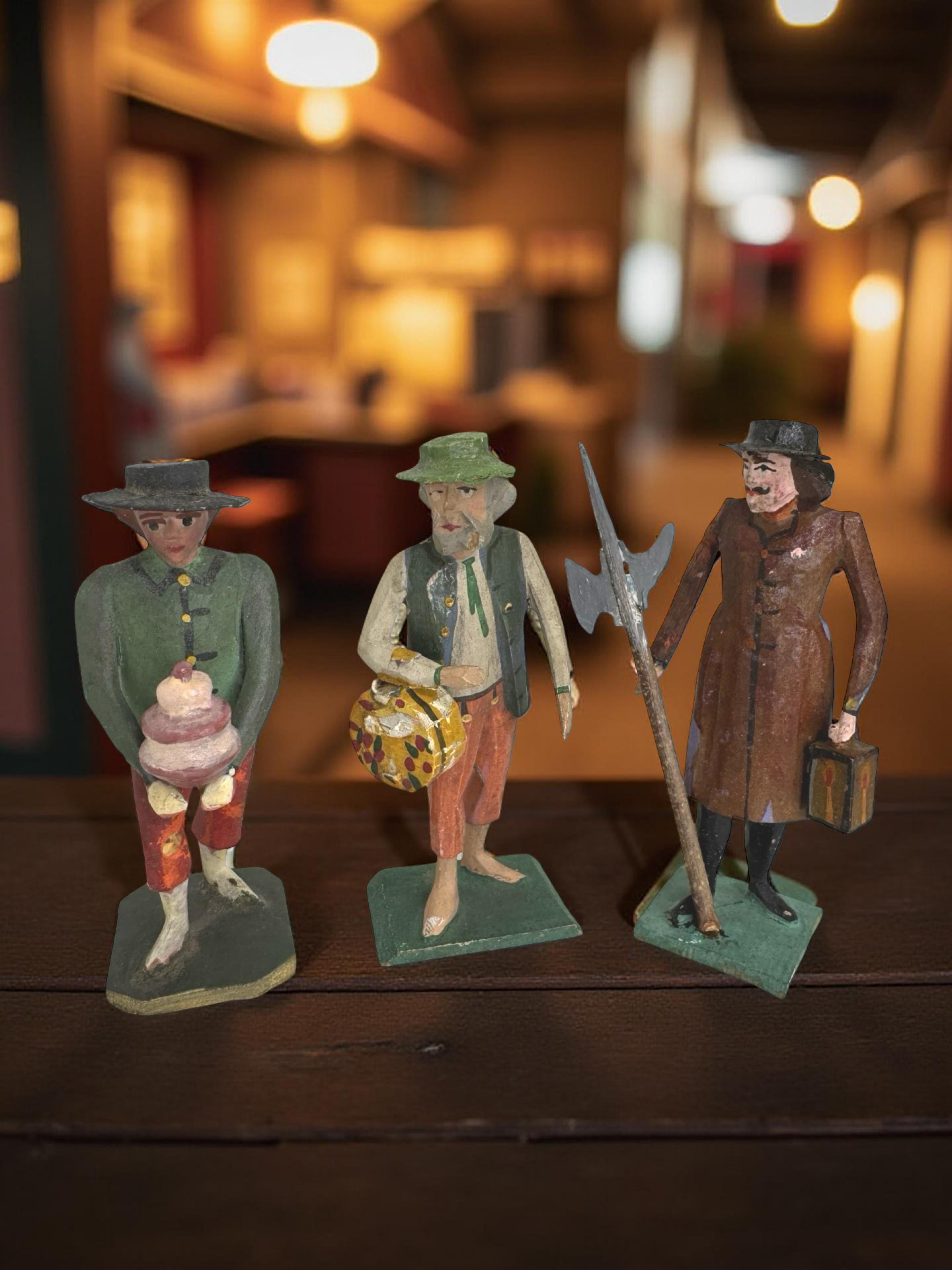 Antique Grulich Christmas Nativity Figure Lot, late 19th Century Folk Art en Bueno estado para la venta en Nuernberg, DE