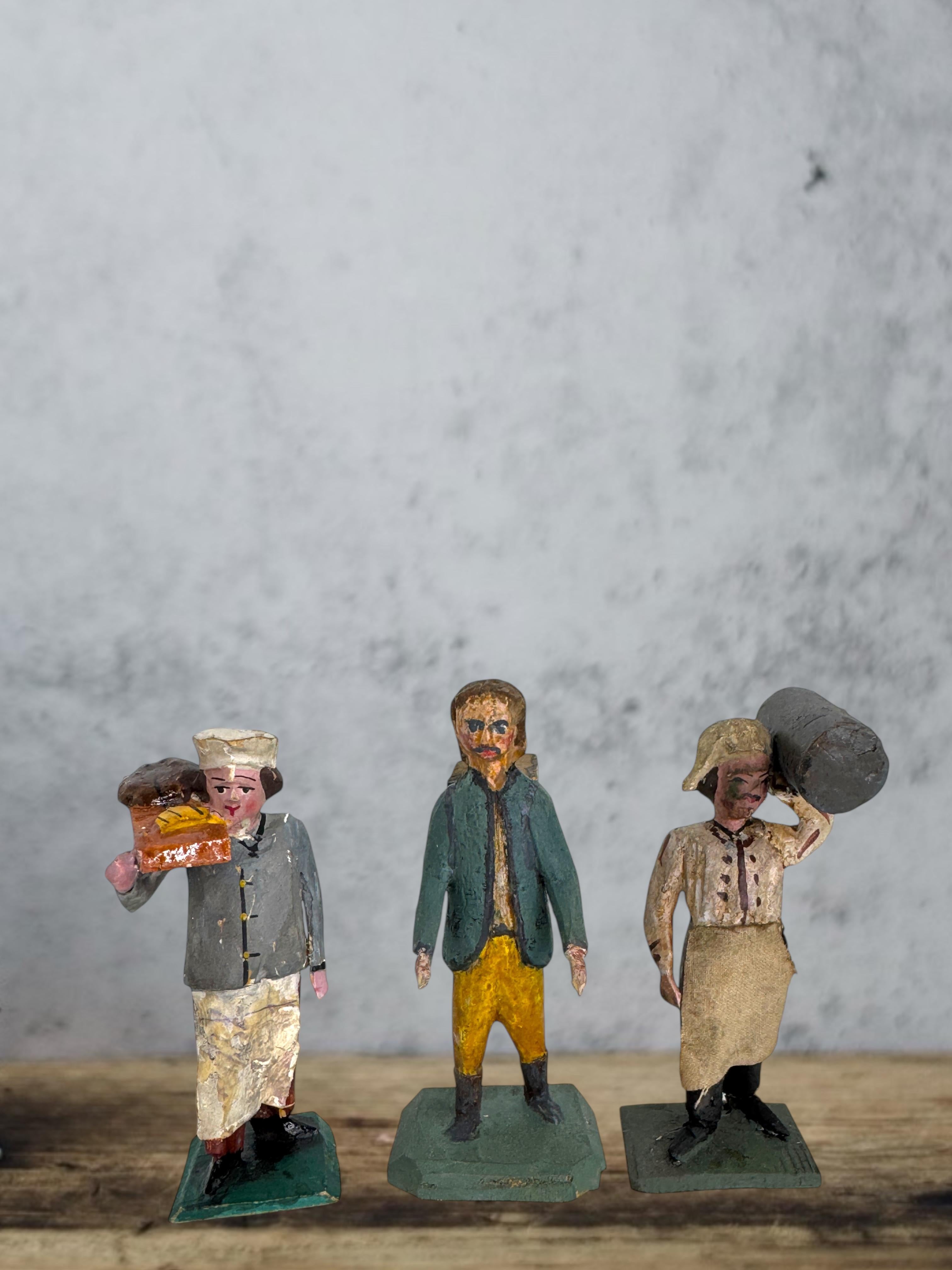 Antique Grulich Christmas Nativity Figure Lot, late 19th Century Folk Art en Bueno estado para la venta en Nuernberg, DE