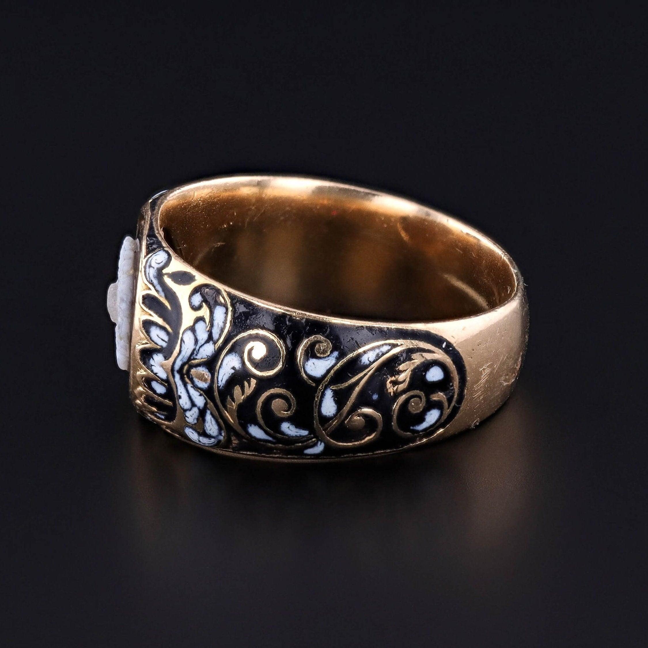 Renaissance Revival Antique Gryllos Cameo Ring of 18k Gold For Sale