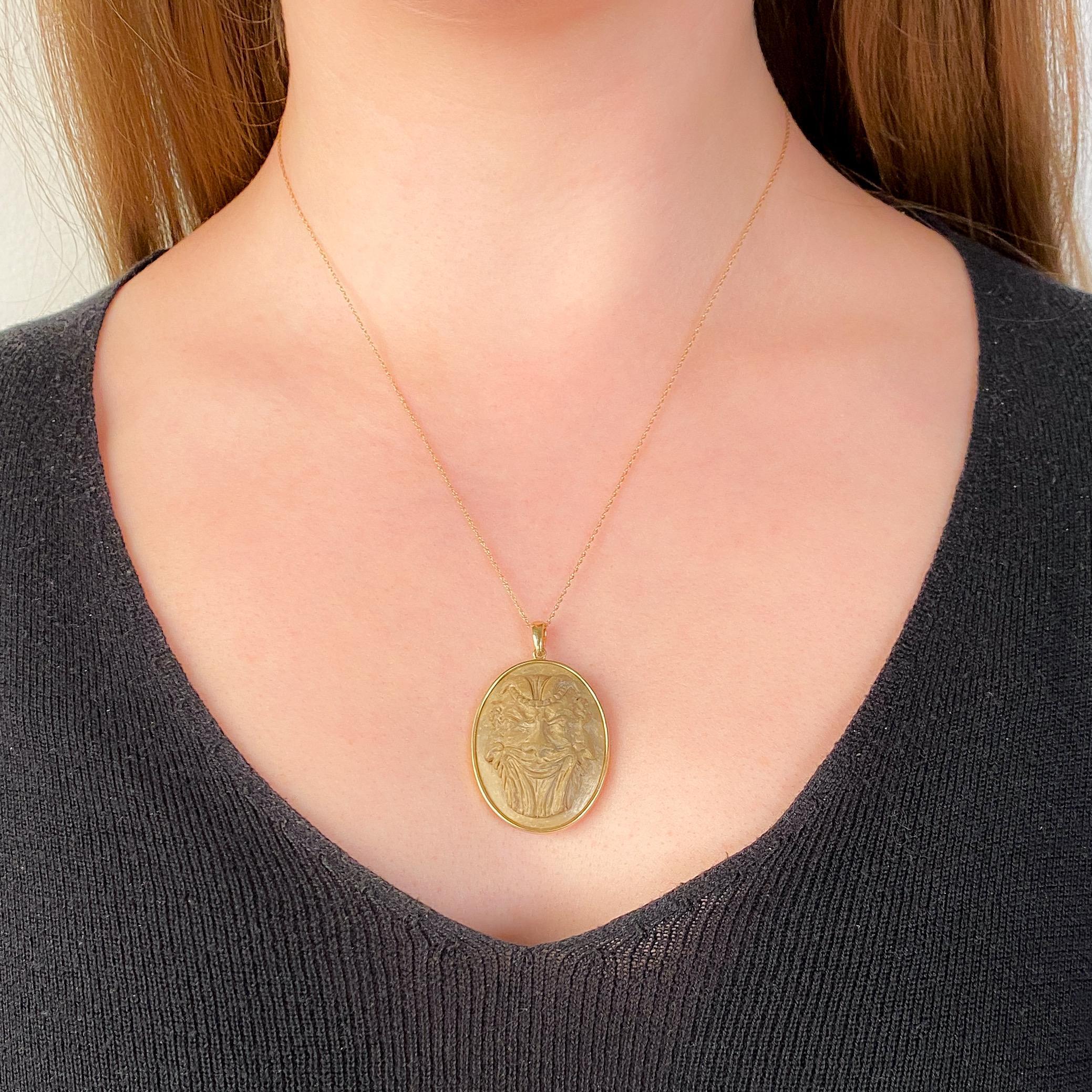 Gryllos Pendentif ancien camée en lave de 14 carats Pour femmes en vente