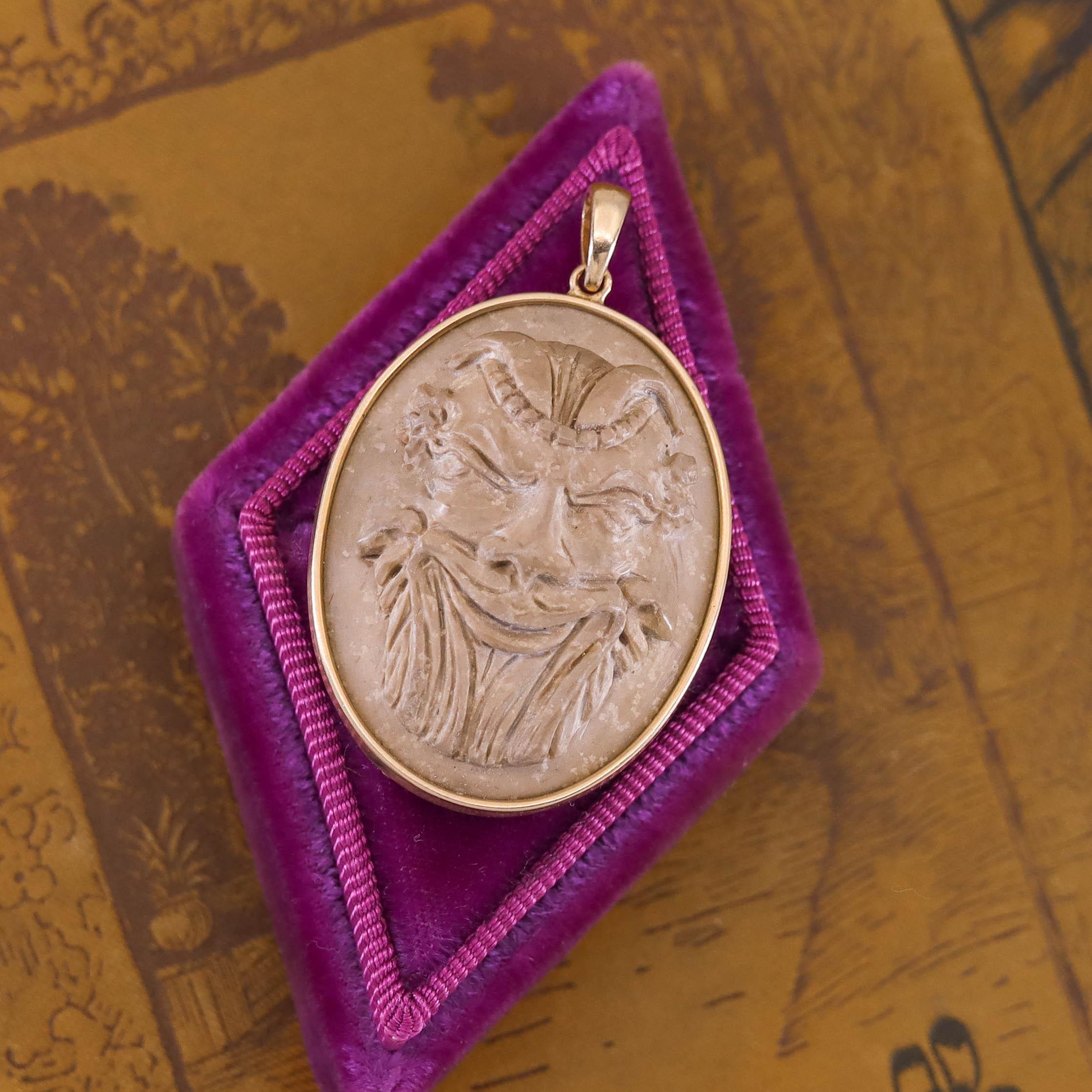 Antiker Gryllos Lava-Kamee-Anhänger aus 14 Karat Gold im Angebot 3