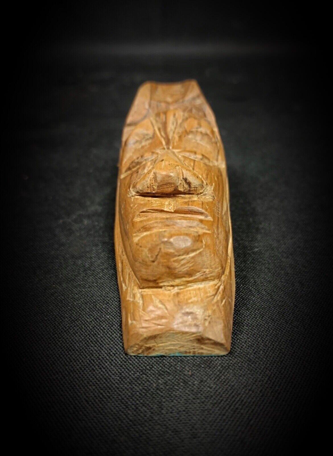 Francese Antica maschera guatemalteca scolpita a mano in legno con etichetta originale - 2Y147 in vendita
