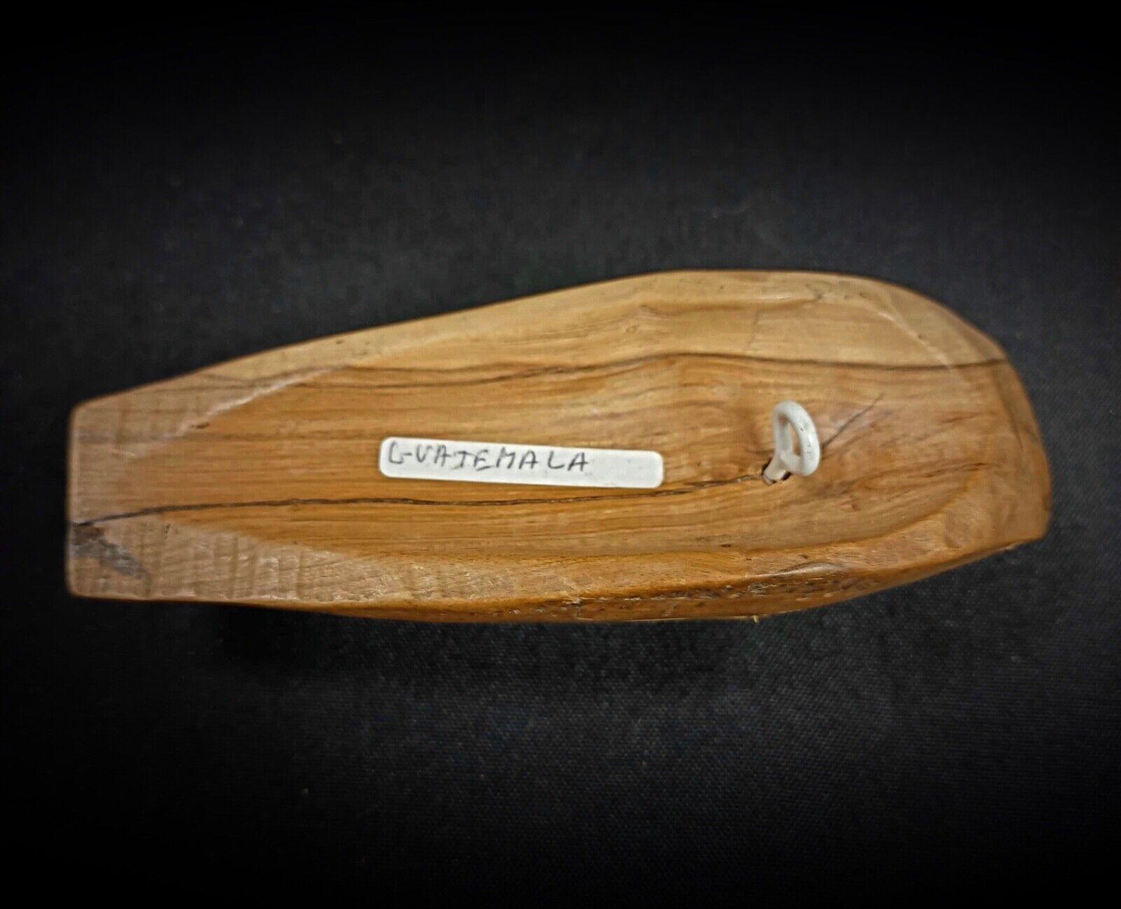 XX secolo Antica maschera guatemalteca scolpita a mano in legno con etichetta originale - 2Y147 in vendita