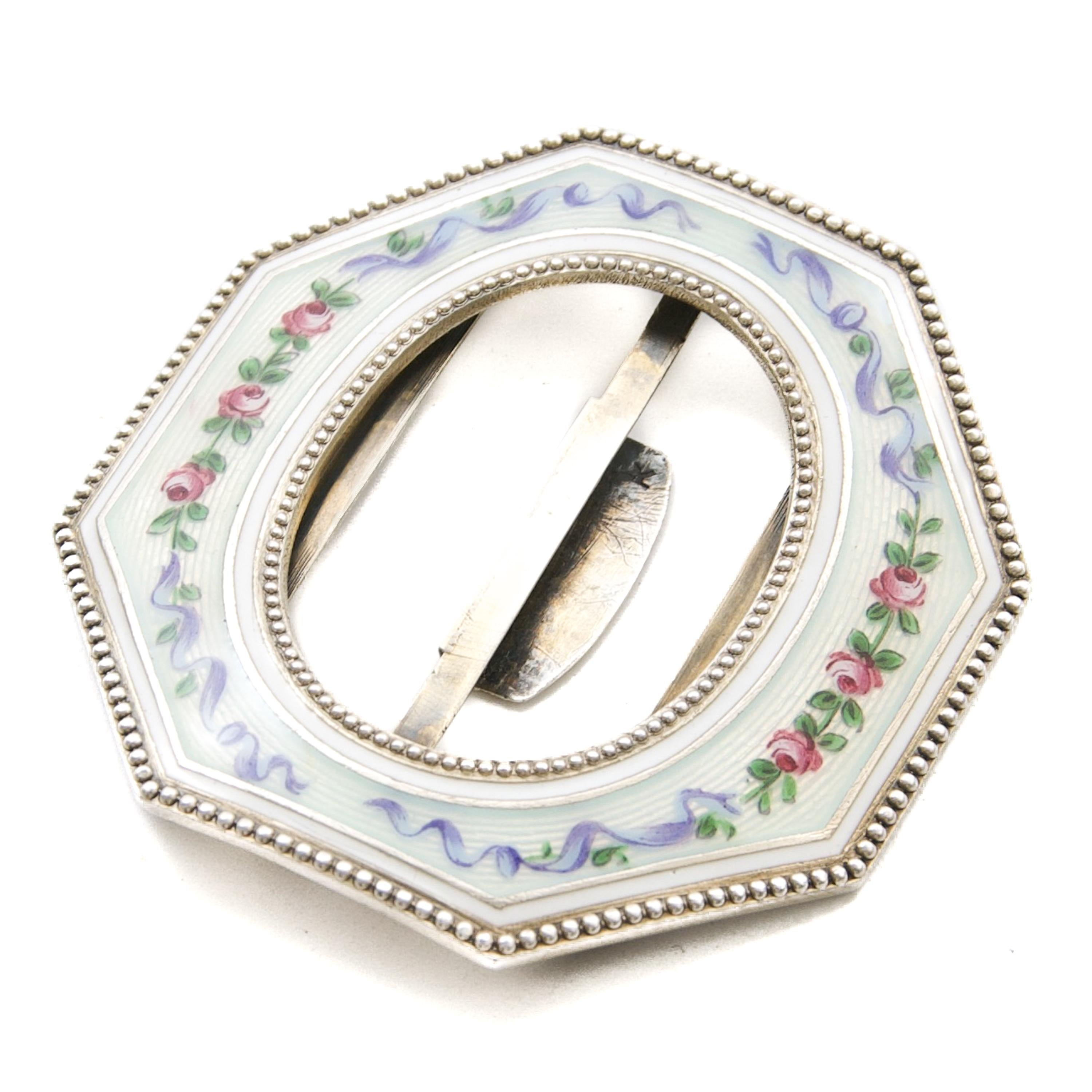 Antique Guilloché Enamel and Silver Buckle with Hand-Painted Roses, Circa 1905 In Good Condition For Sale In Rotterdam, NL