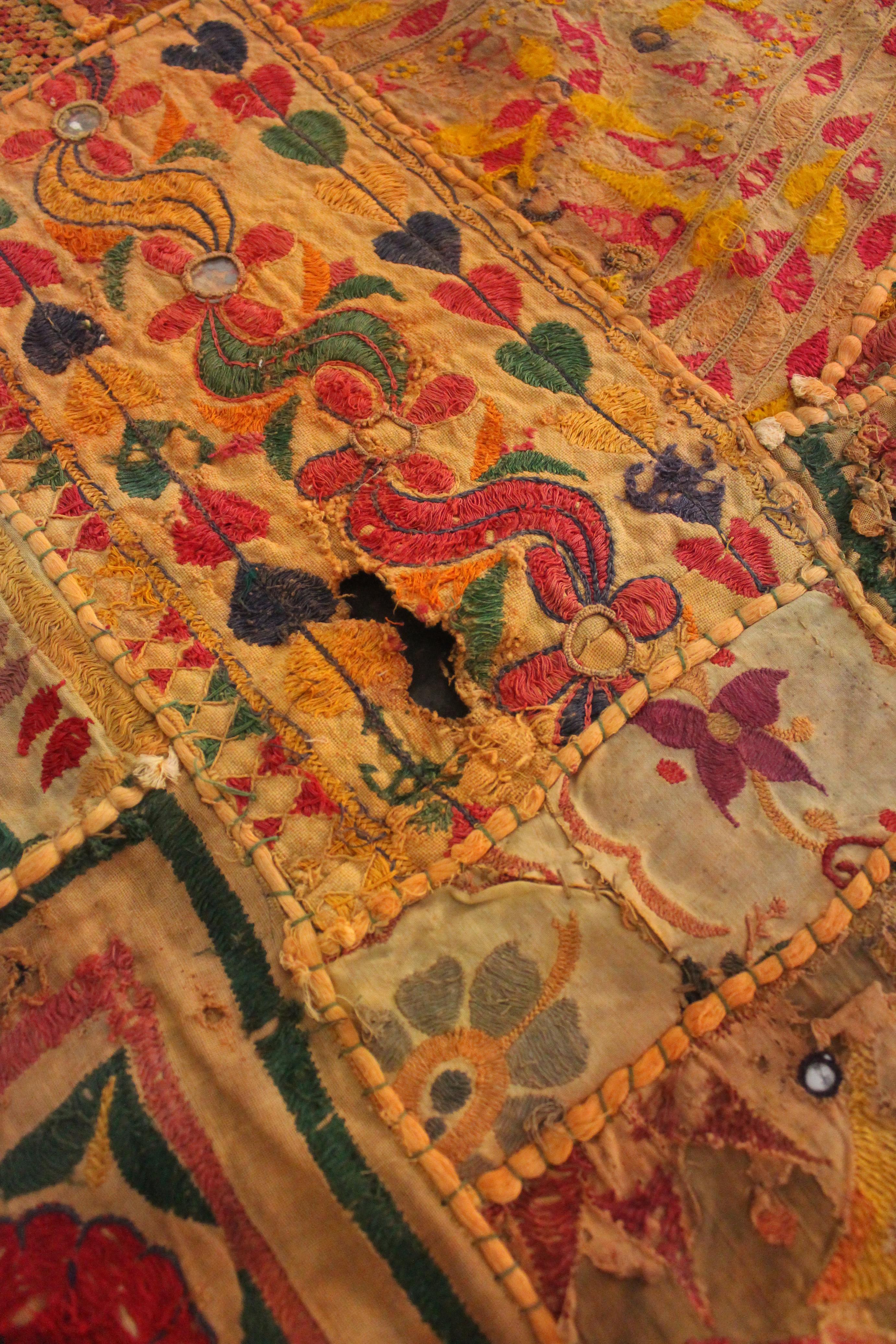 Antique Gujarati tapestry, wall hanging textile from India For Sale 3