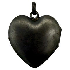 Antique Gunmetal Heart Locket Pendant Glass Locket Back