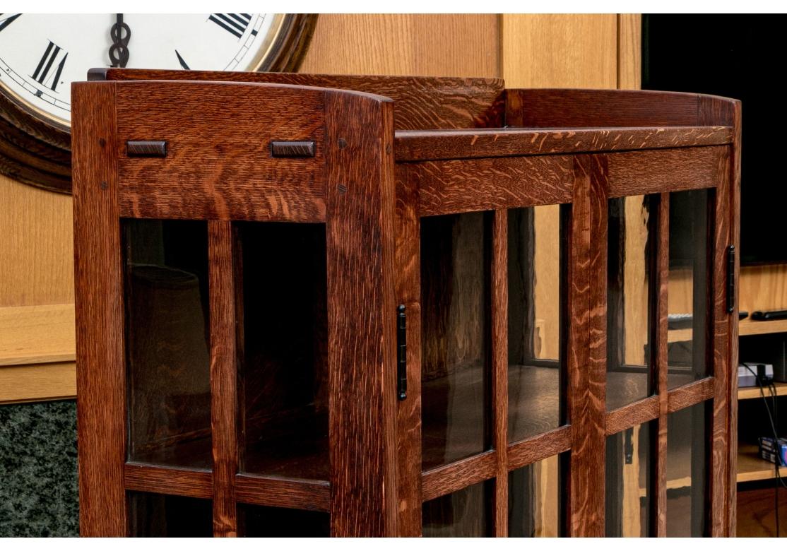 Antique Gustav Stickley Arts & Crafts Oak China Cabinet, Ca. 1910 For Sale 3
