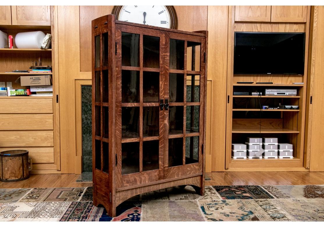 Antique Gustav Stickley Arts & Crafts Oak China Cabinet, Ca. 1910 For Sale 1