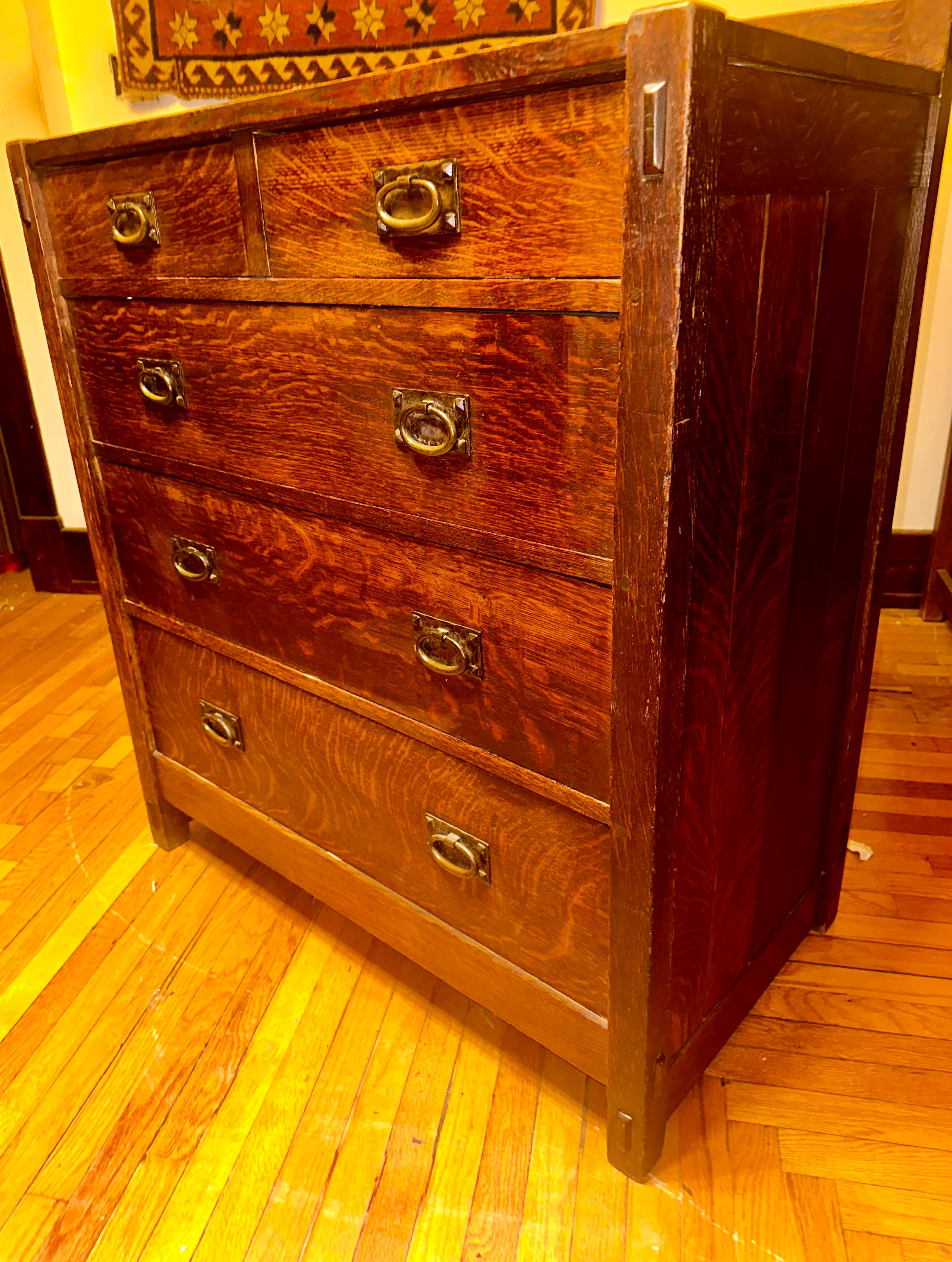 Antigua cómoda GUSTAV STICKLEY de 1916.  ¡Firmado! - W7960   REBAJAS 20 en venta 10