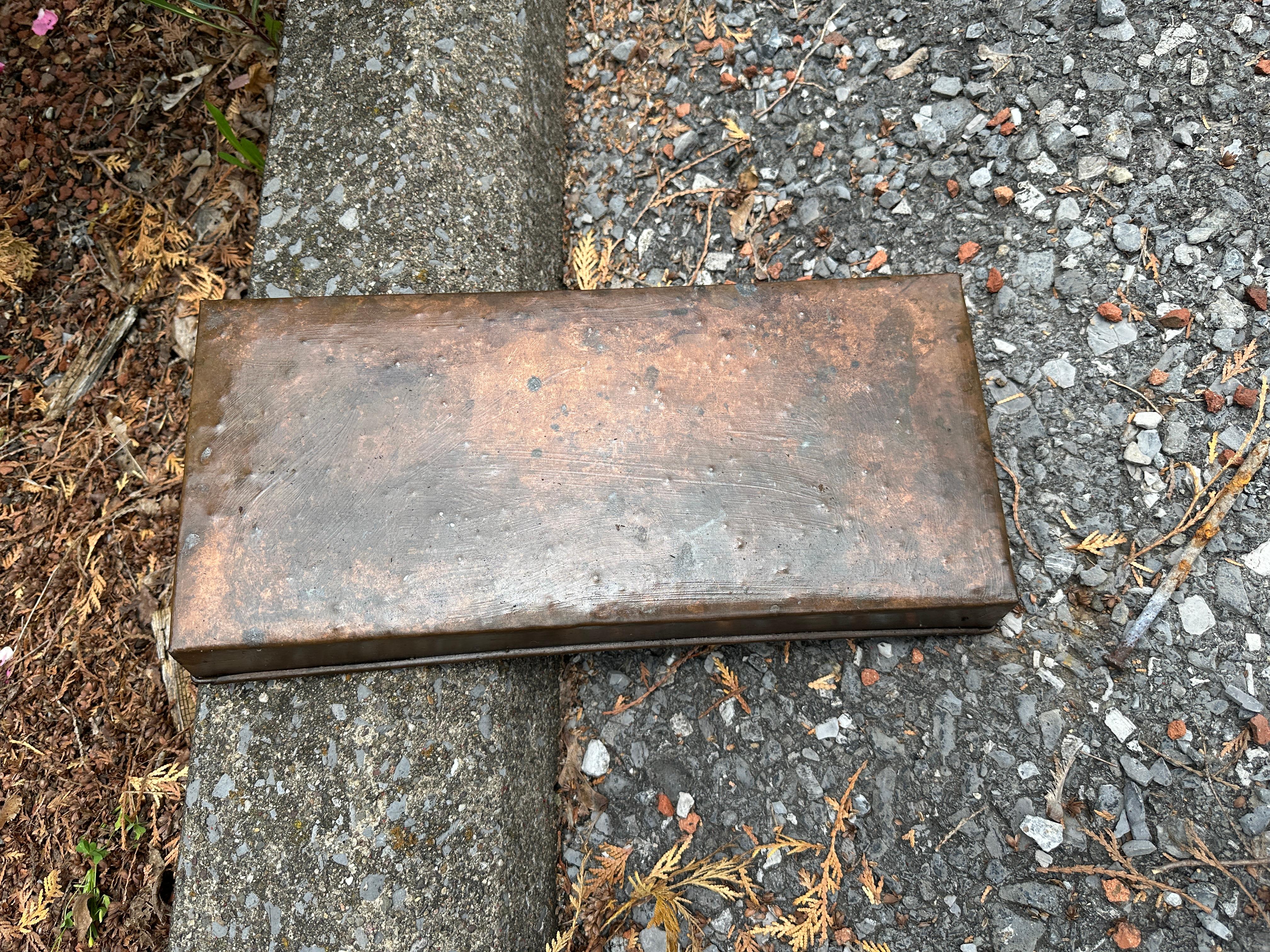 ANTIQUE  GUSTAV STICKLEY Double Umbrella Stand with Original Metal Liner - W7999 For Sale 4