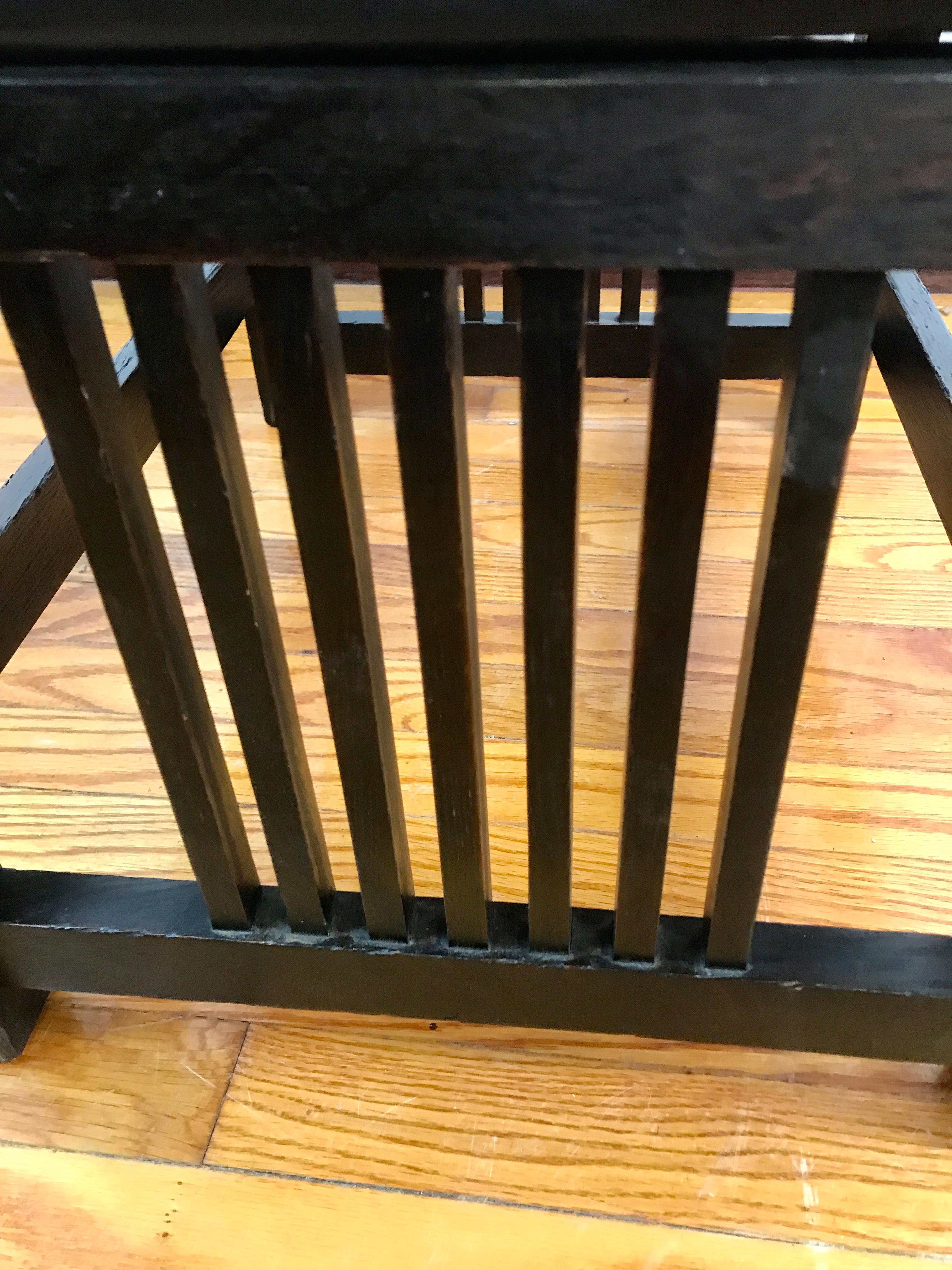 ANTIGUO  bonito  GUSTAV STICKLEY  Reposapiés con husillos  W7573 Estadounidense en venta