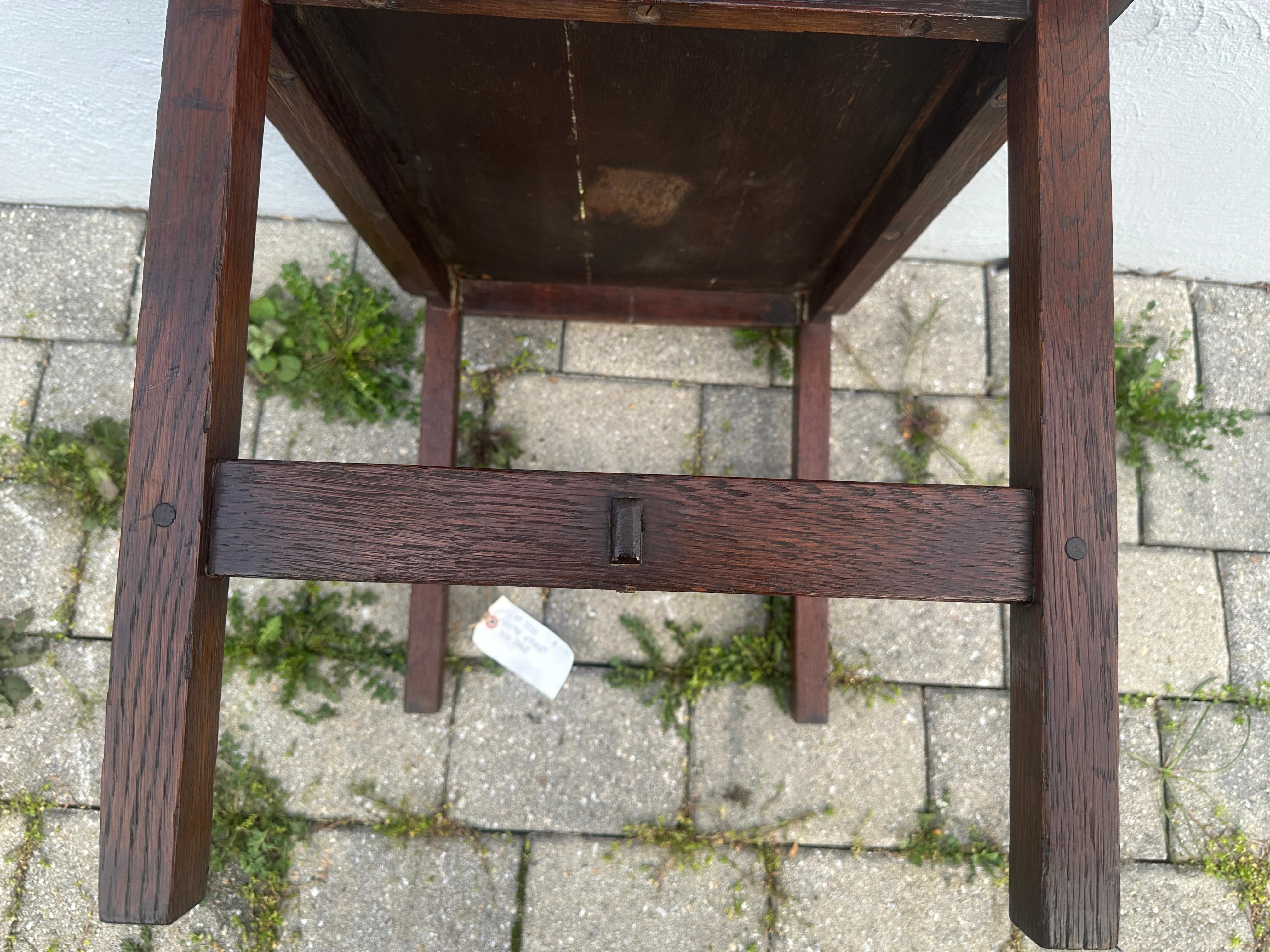 ANTIQUE     Gustav Stickley     Low Table  model # 640     Circa 1910 -    W7892 For Sale 4