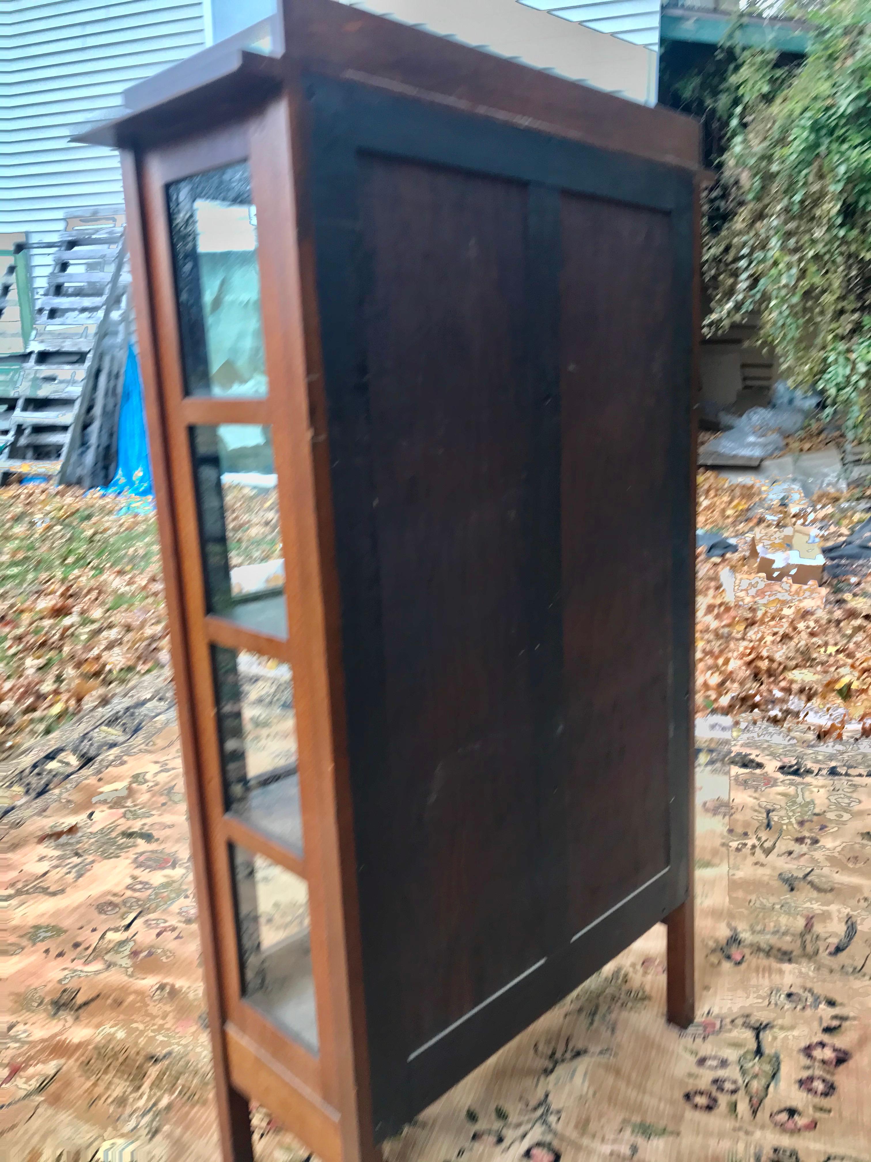 Antique Gustav Stickley Model 820 One Door China Cabinet - W5547 In Good Condition In Shamokin Dam, PA