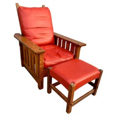 Antiker Gustav Stickley MORRIS Stuhl (#332) und passender Fußhocker (#300) mit 7559