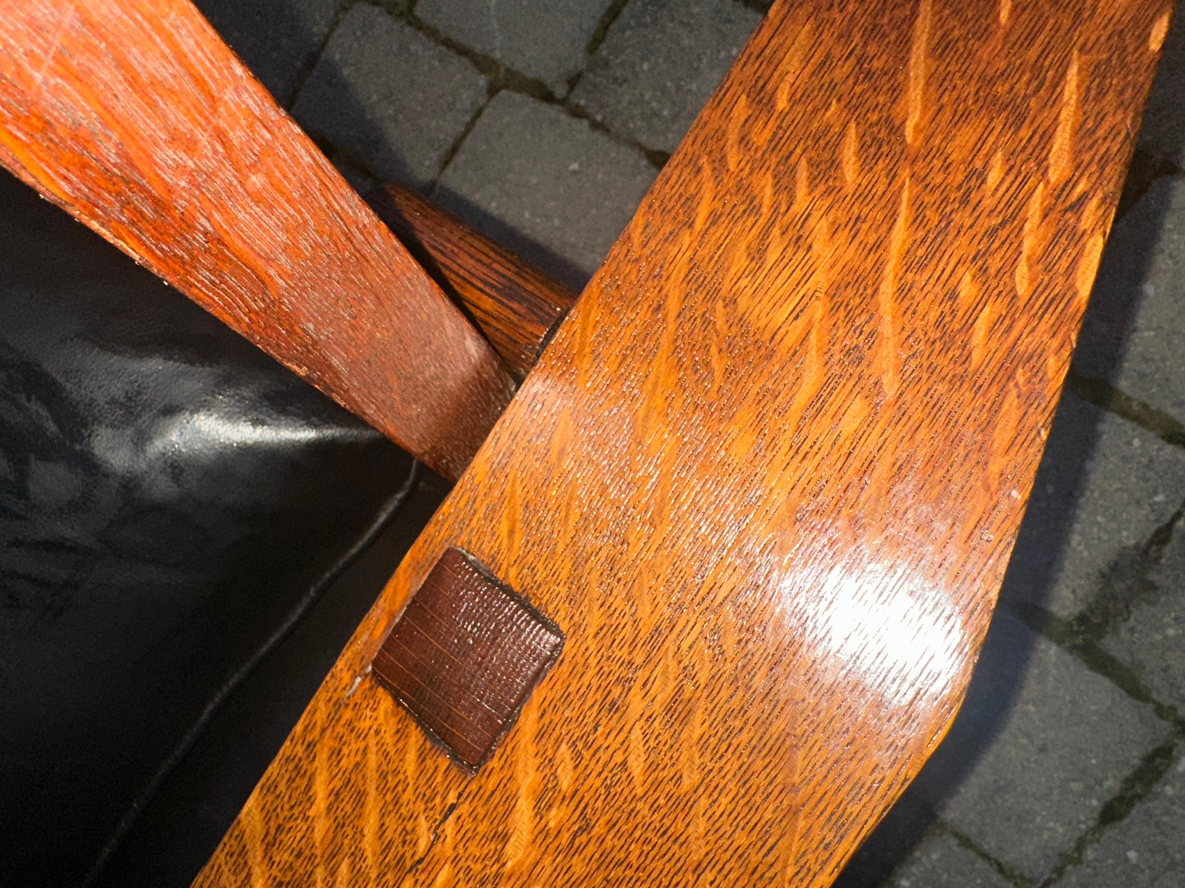 Antique GUSTAV  STICKLEY  spindle  Morris Chair, recliner - W7811 In Good Condition In Shamokin Dam, PA