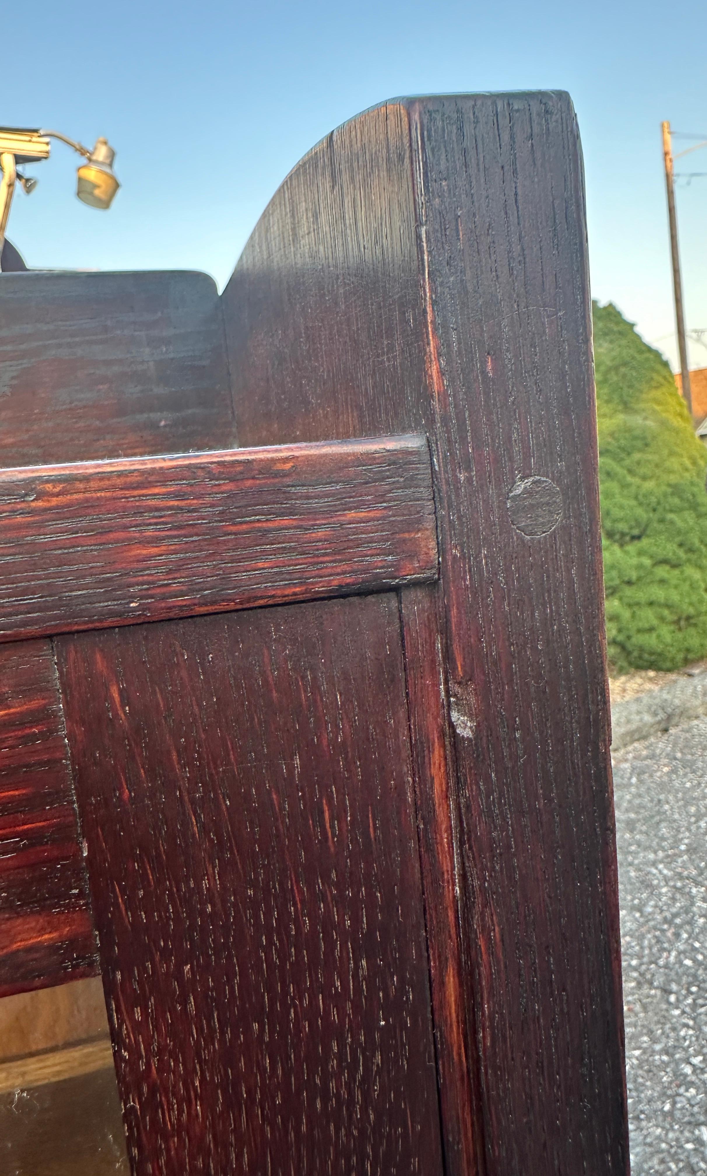ANTIQUITÉ GUSTAV STICKLEY   Bibliothèque à deux portes modèle 717 - W7984 en vente 8