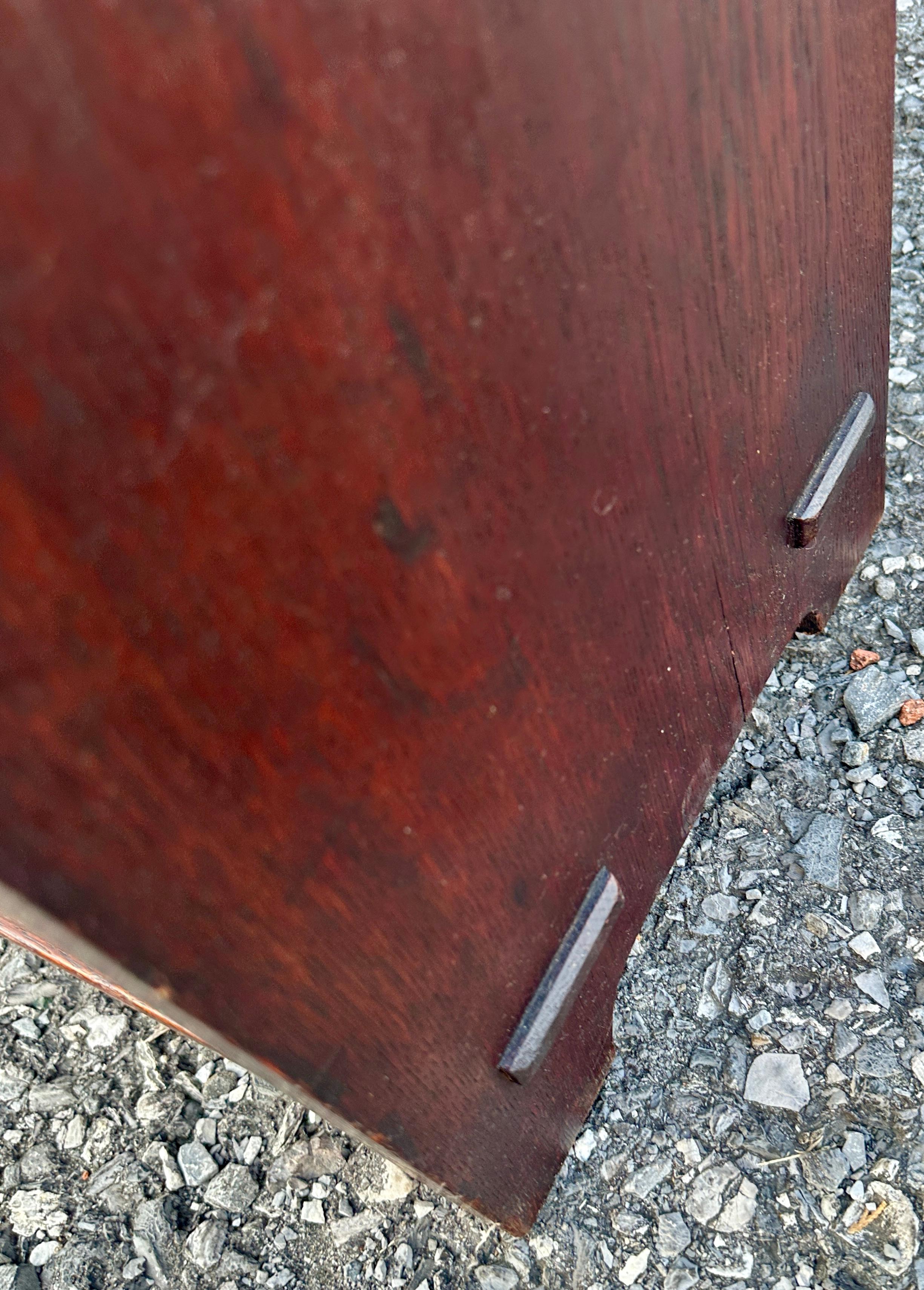 ANTIQUITÉ GUSTAV STICKLEY   Bibliothèque à deux portes modèle 717 - W7984 en vente 1