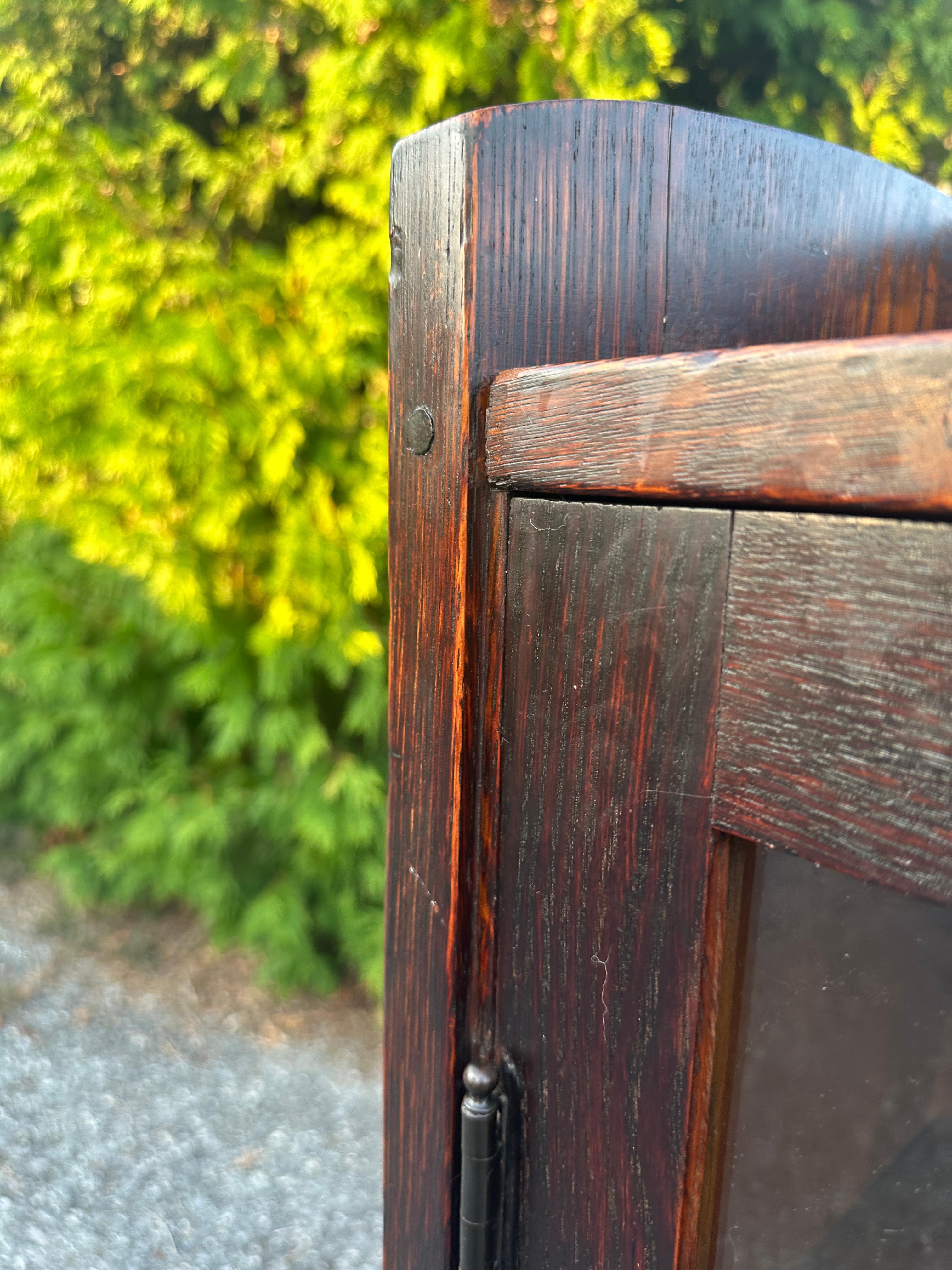 ANTIQUITÉ GUSTAV STICKLEY   Bibliothèque à deux portes modèle 717 - W7984 en vente 2