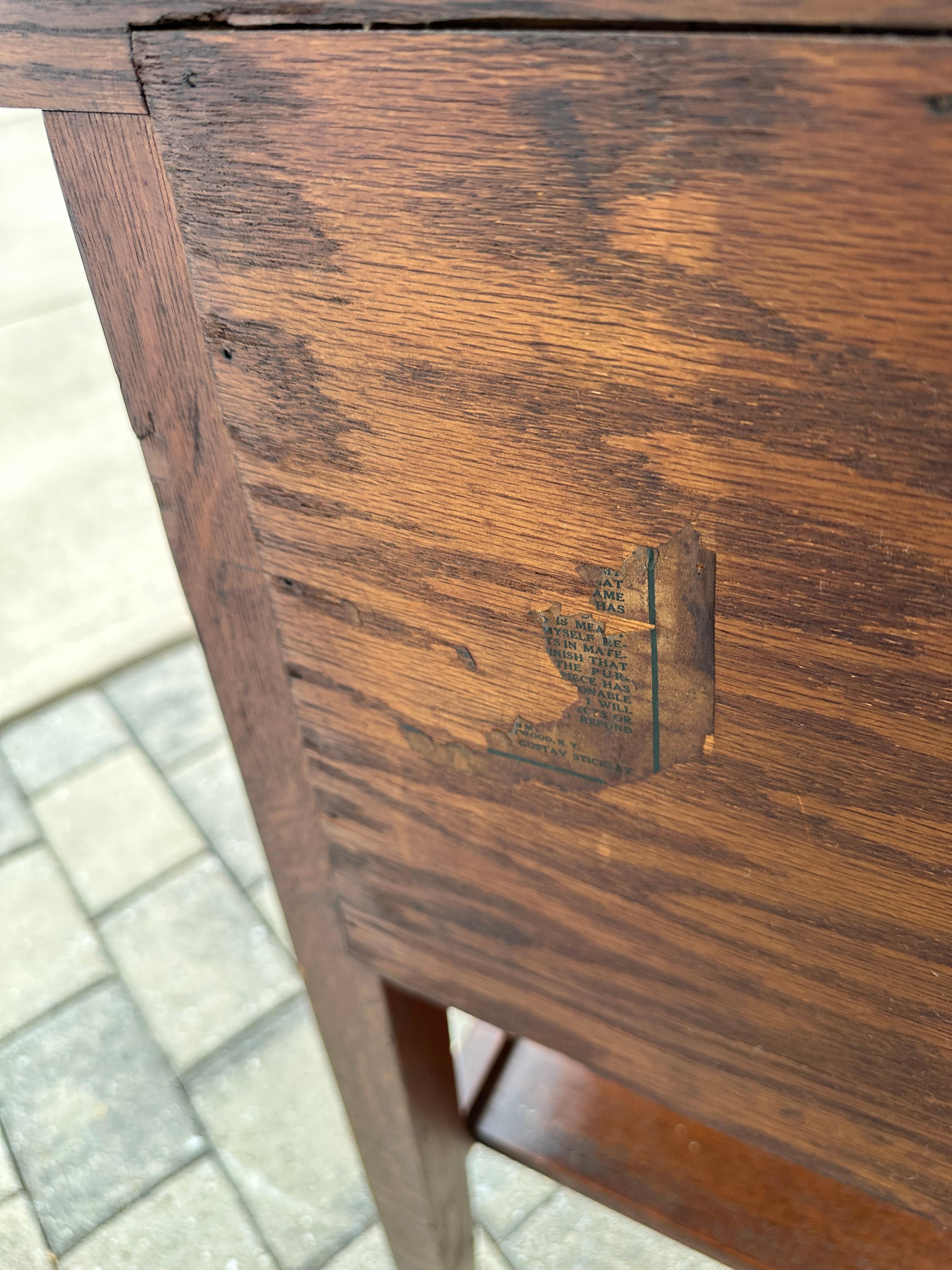 20ième siècle Table de service antique Gustav Stickley / Petite planche d'appoint - W7535 en vente
