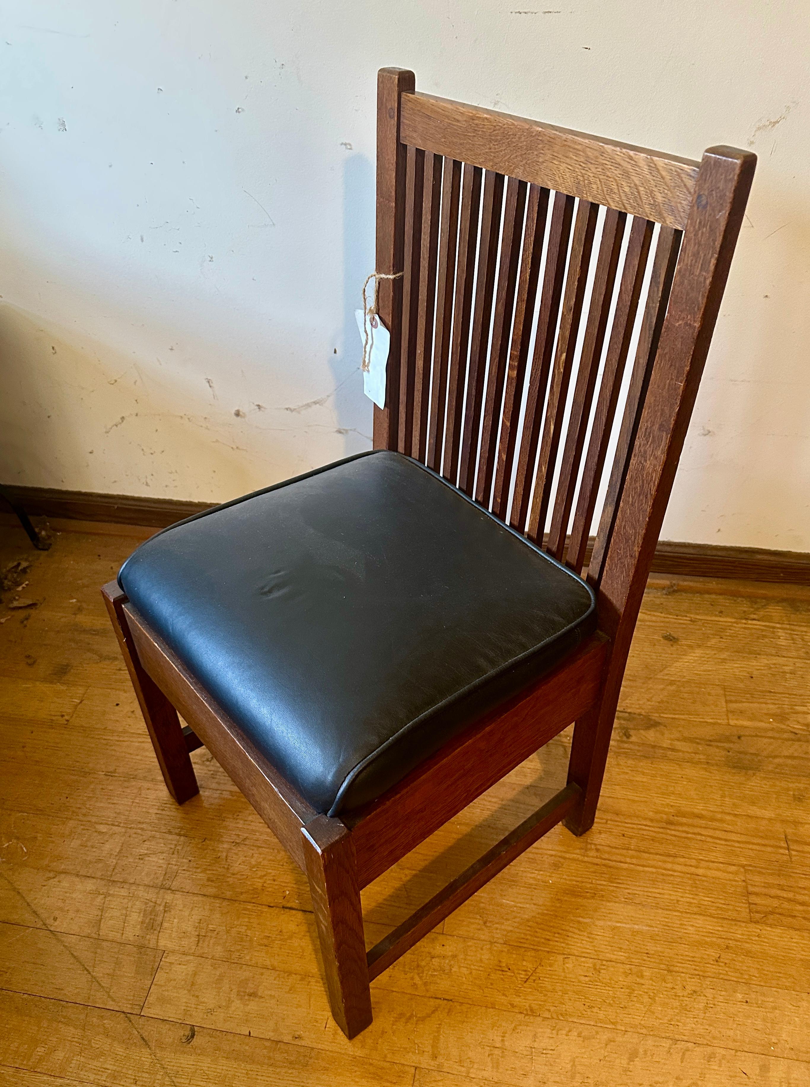 Antiker Gustav Stickley Spindelstuhl - W4134 (amerikanisch) im Angebot