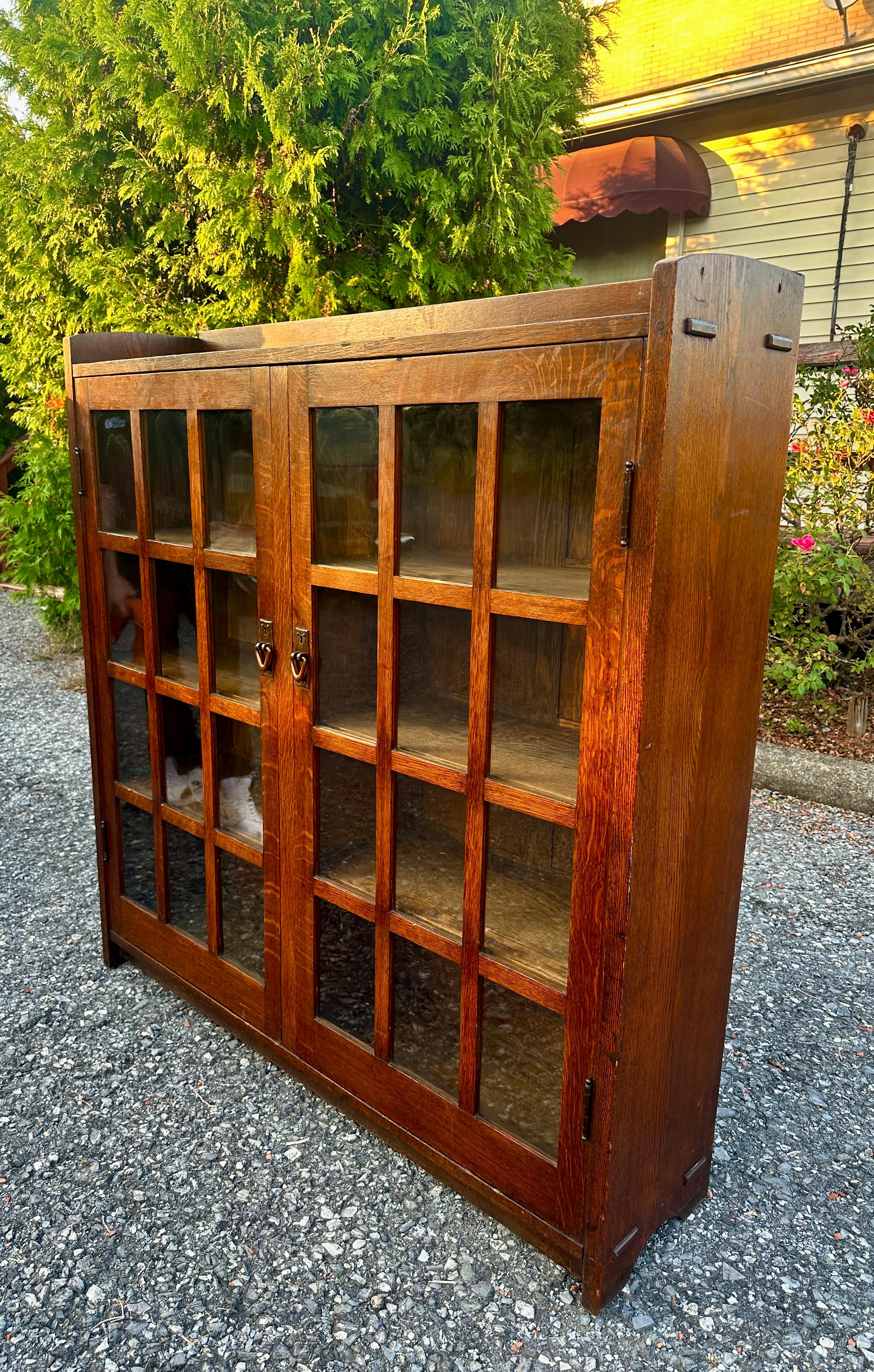 Antique Gustav Stickley  Bookcase, signed  w' paper label as pic       MUST SELL For Sale 10
