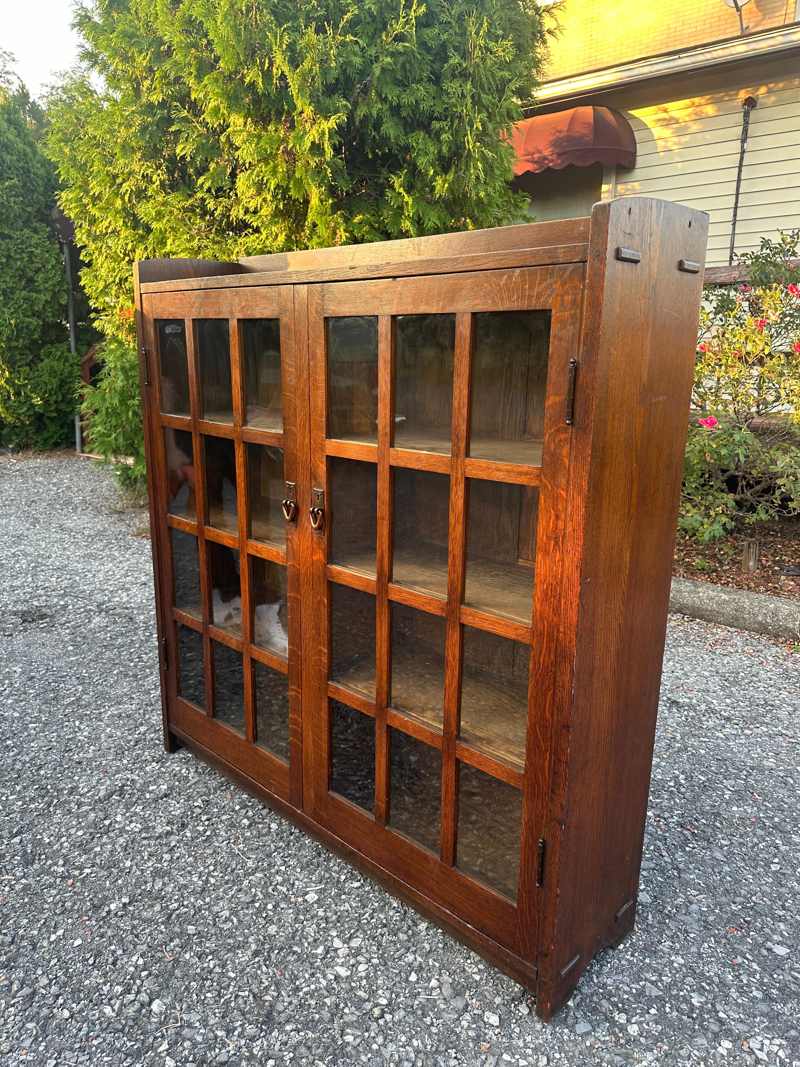 Antique Gustav Stickley  Bookcase, signed  w' paper label as pic       MUST SELL For Sale 12