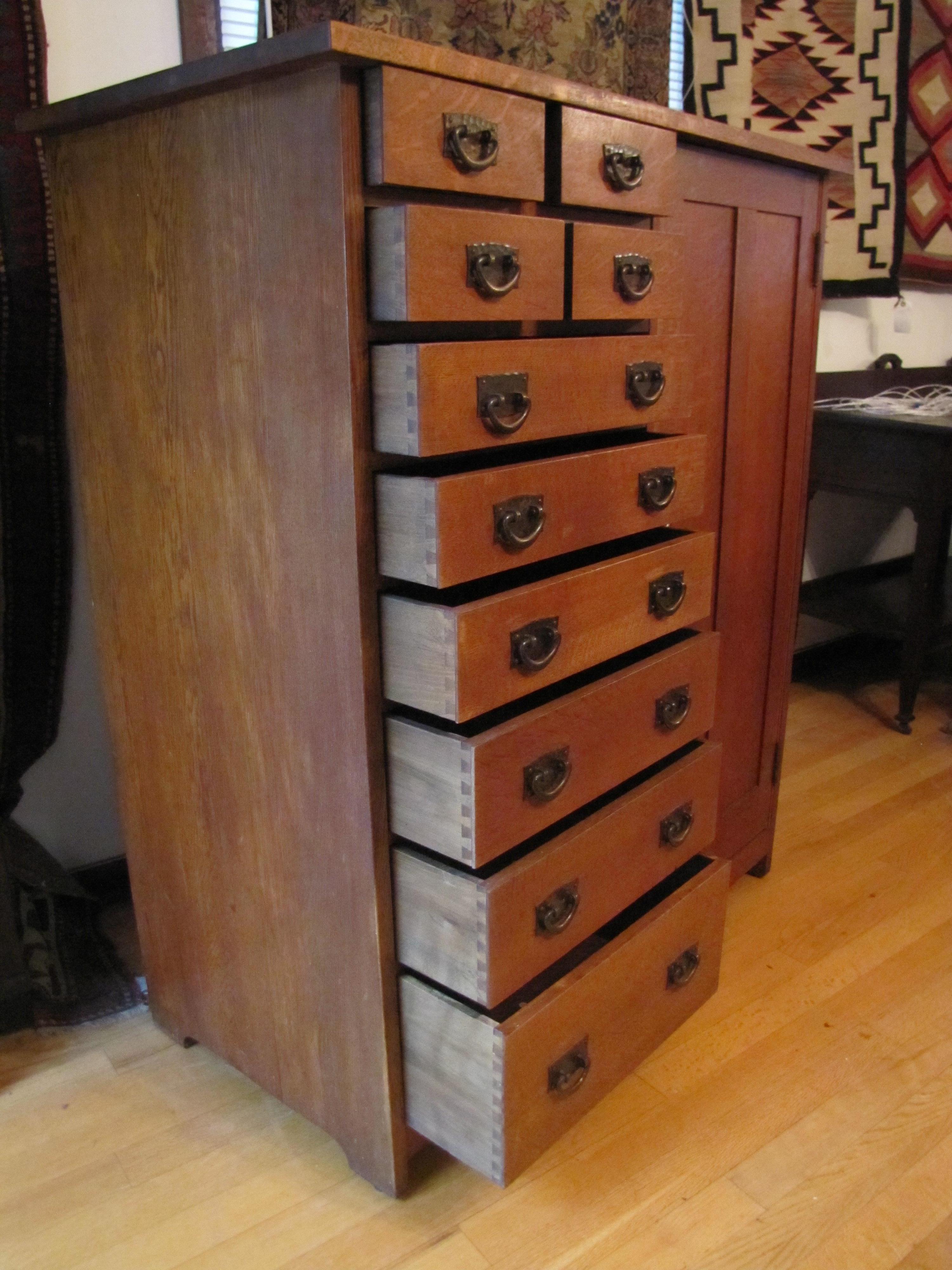 ANTIGÜEDAD importante  Armario Gustav Stickley - W1875   EXTRA  OFF Roble en venta