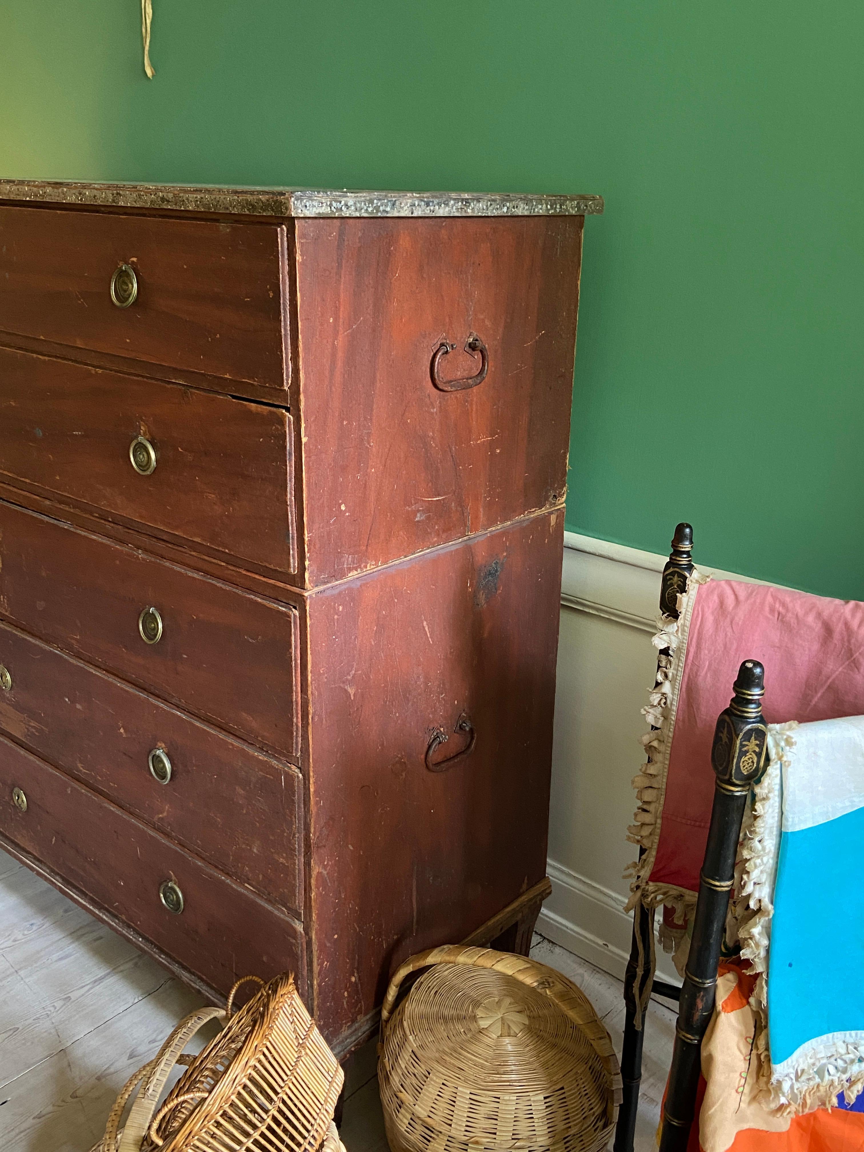 Antique Gustavian Chest-on-chest with Original Paint and Hardware, Sweden, 1780s In Good Condition For Sale In Copenhagen K, DK