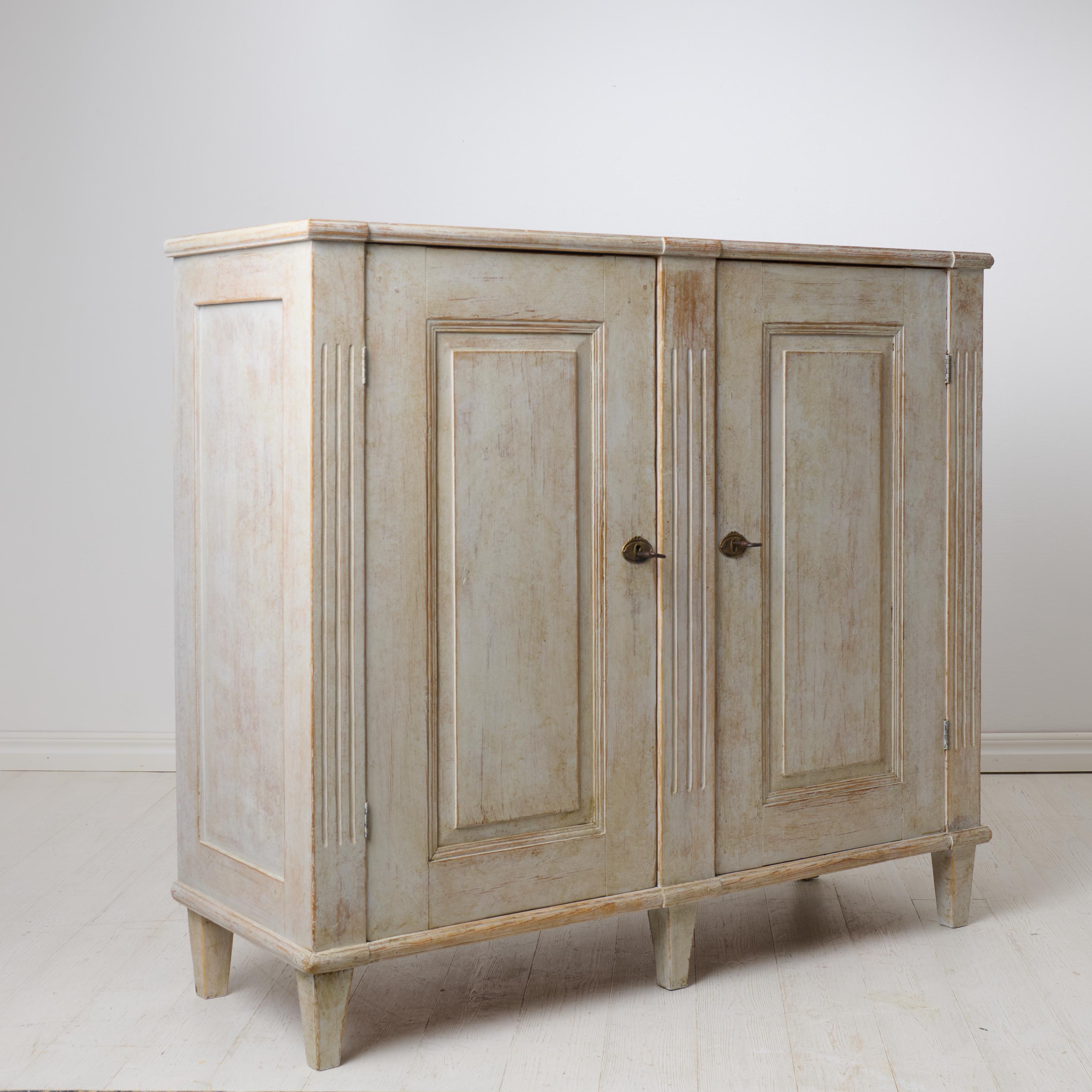 Antique Gustavian Country Sideboard Made by Hand in Northern Sweden Circa 1820 in vendita 2