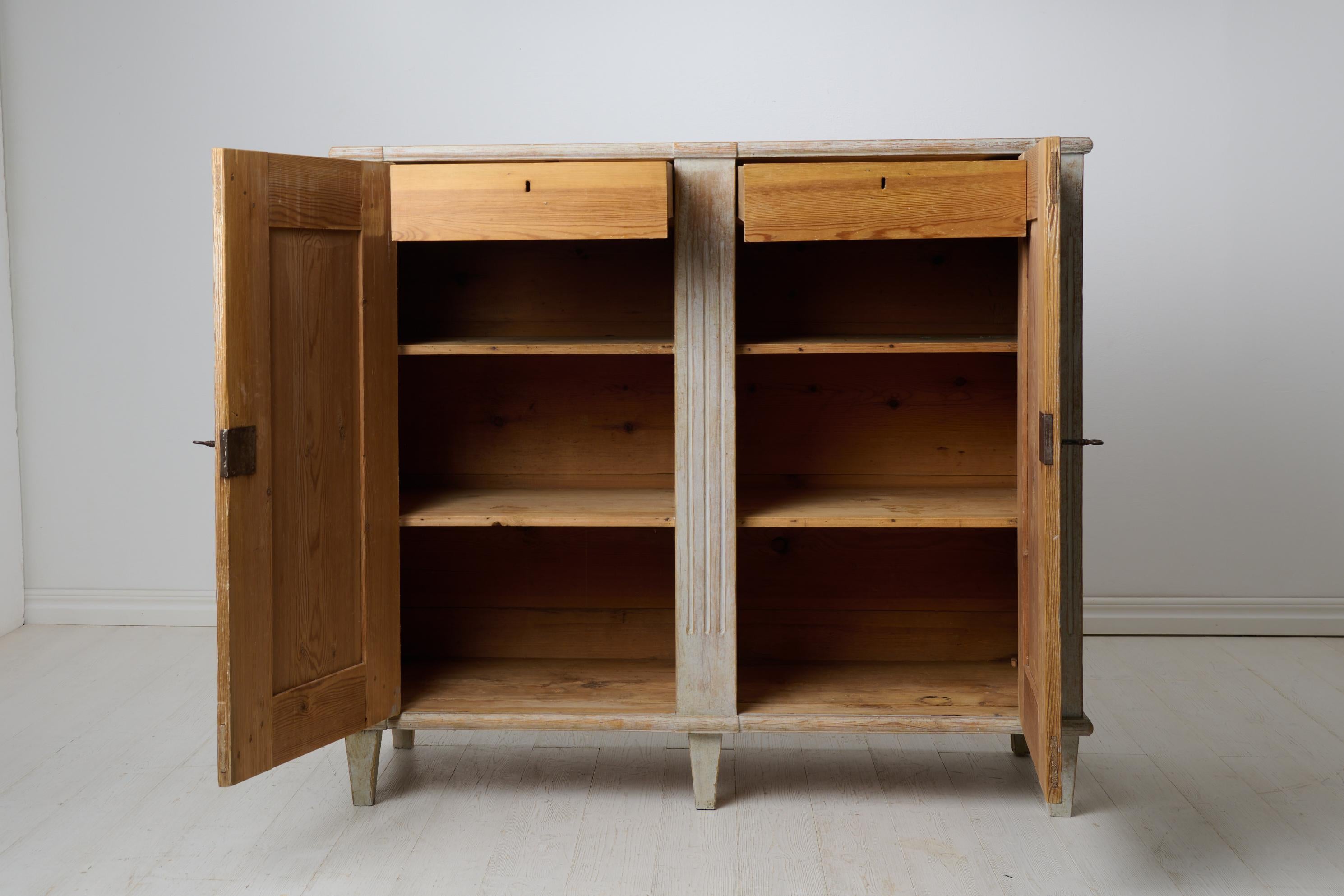 Svedese Antique Gustavian Country Sideboard Made by Hand in Northern Sweden Circa 1820 in vendita