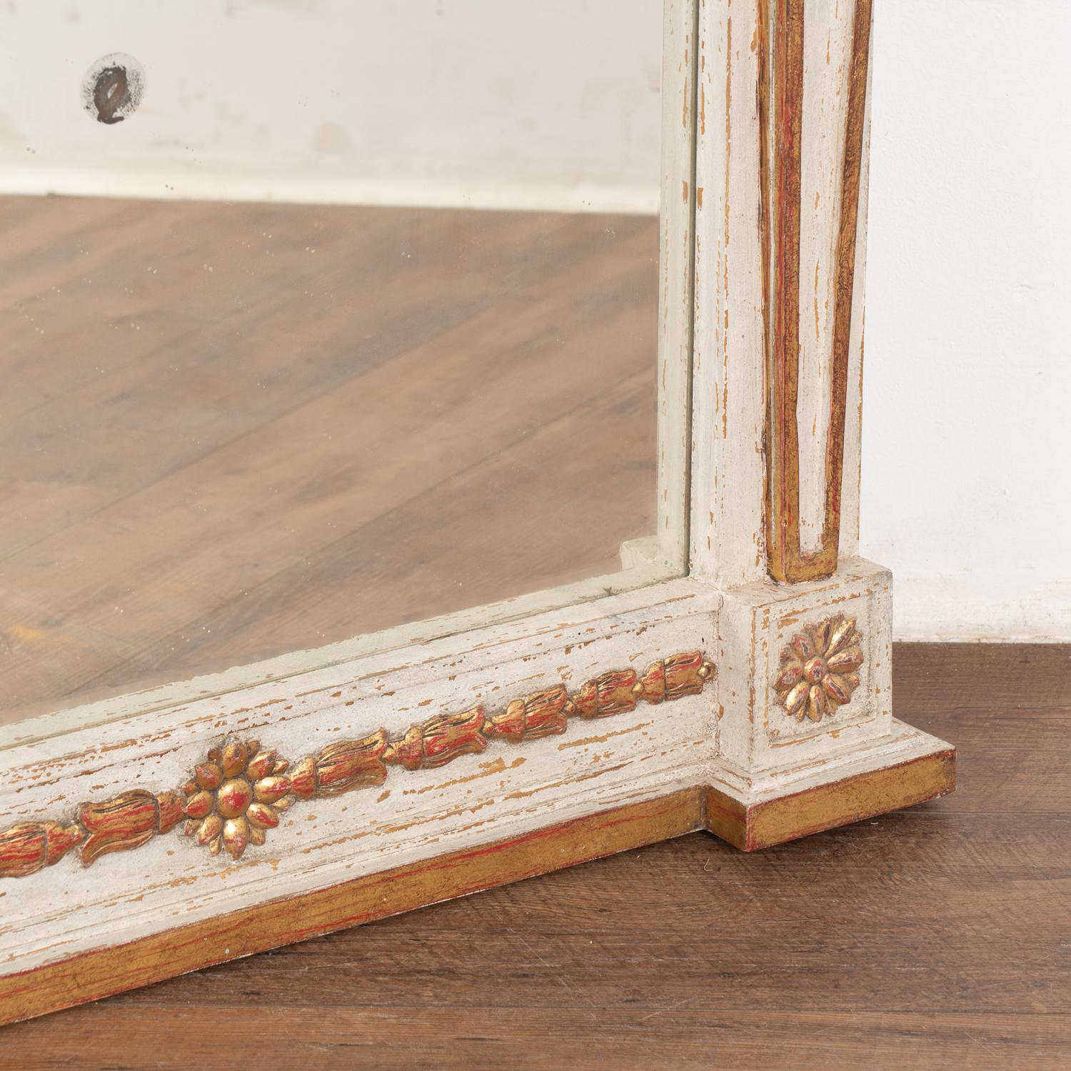 Antique Gustavian Gray and Gold Mirror, Suède circa 1880 en vente 4