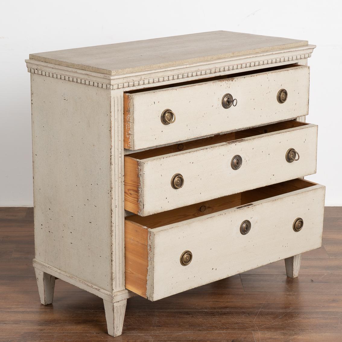 Pine Antique Gustavian Gray Painted Chest of Three Drawers, Sweden, circa 1840-60 For Sale