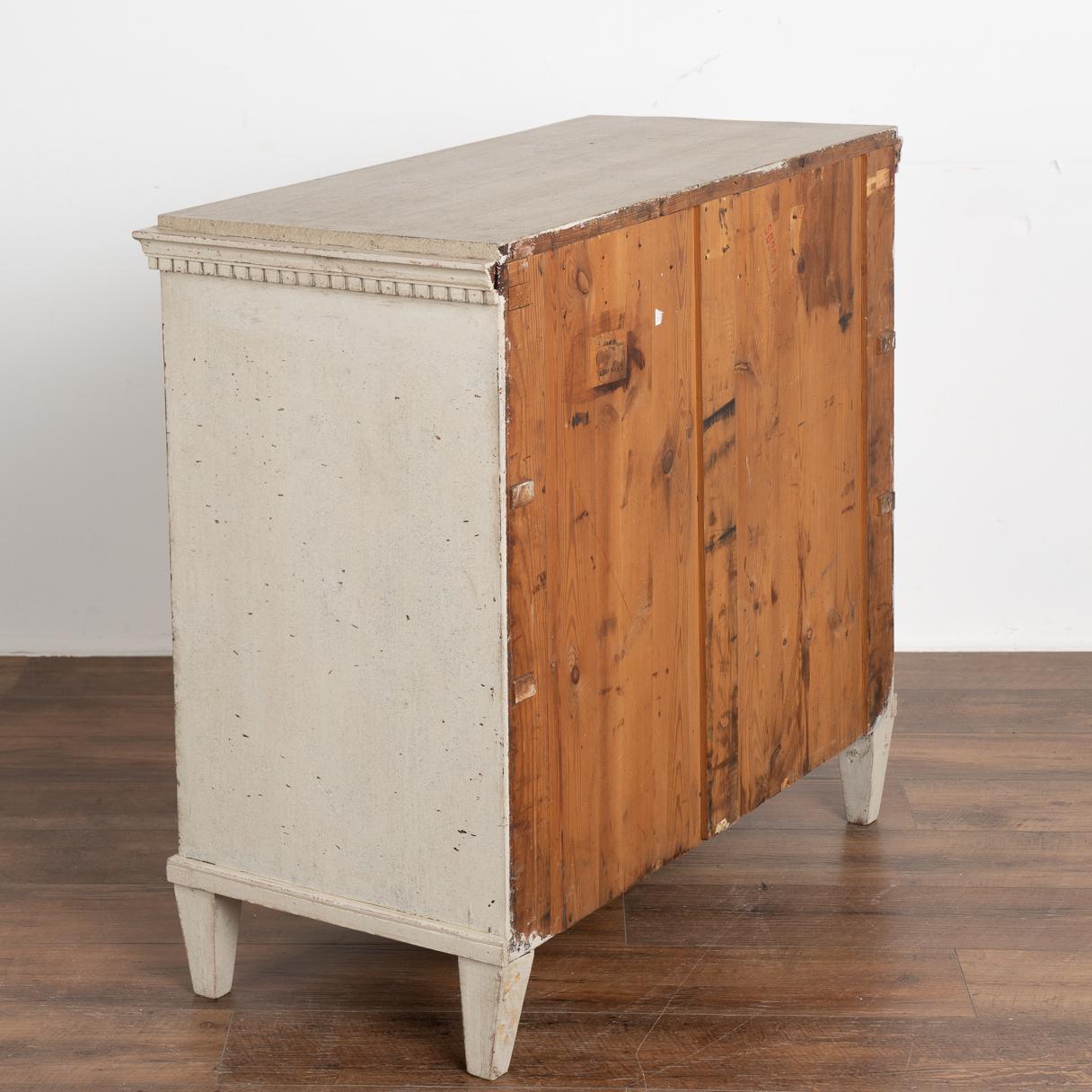 Antique Gustavian Gray Painted Chest of Three Drawers, Sweden, circa 1840-60 For Sale 3