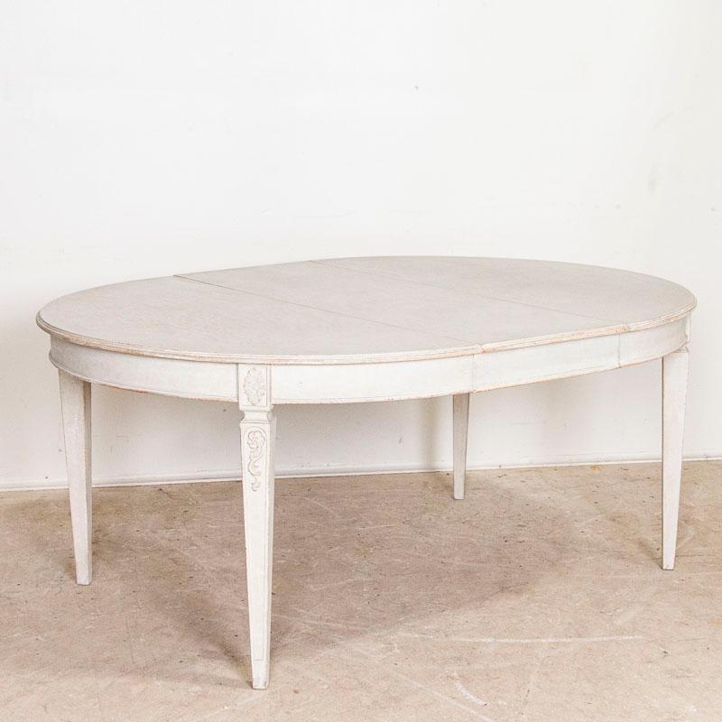 Antique Gustavian Period White Painted Table with One Leaf In Good Condition In Round Top, TX