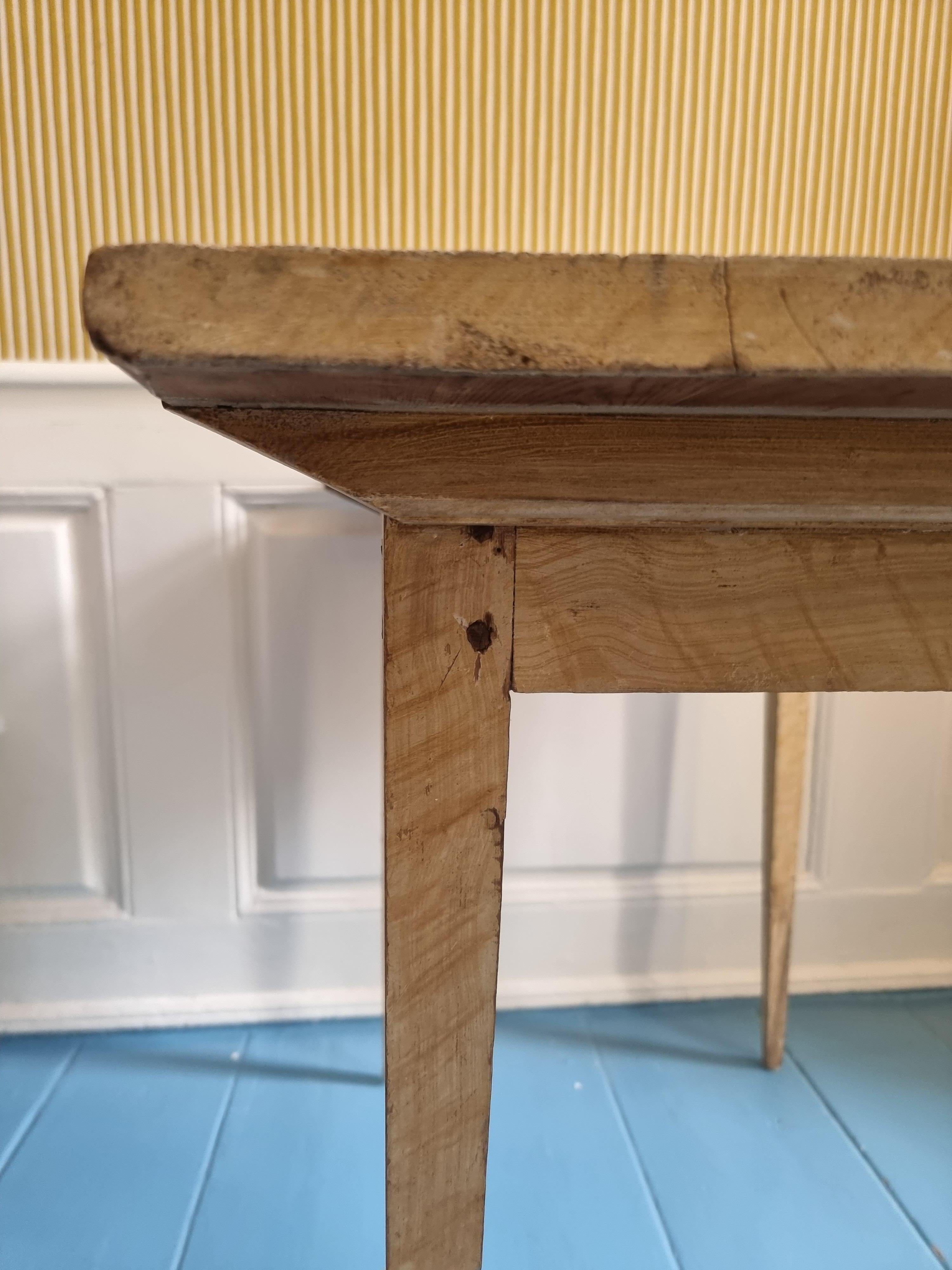 Antique Gustavian Pine table, Sweden early 19th century  3