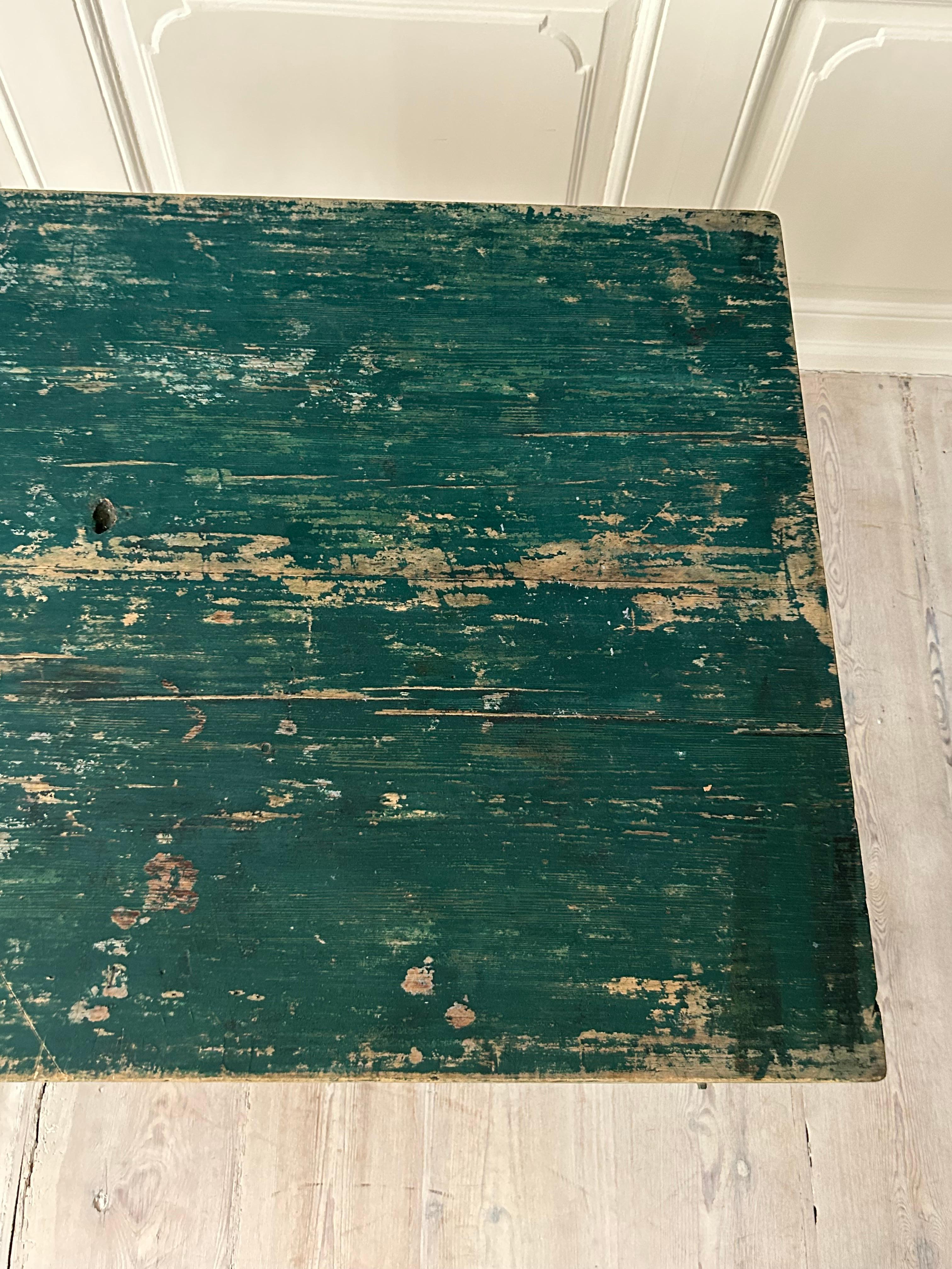 Antique Gustavian Pine Table with Green Paint, Sweden, Late 18th Century For Sale 1