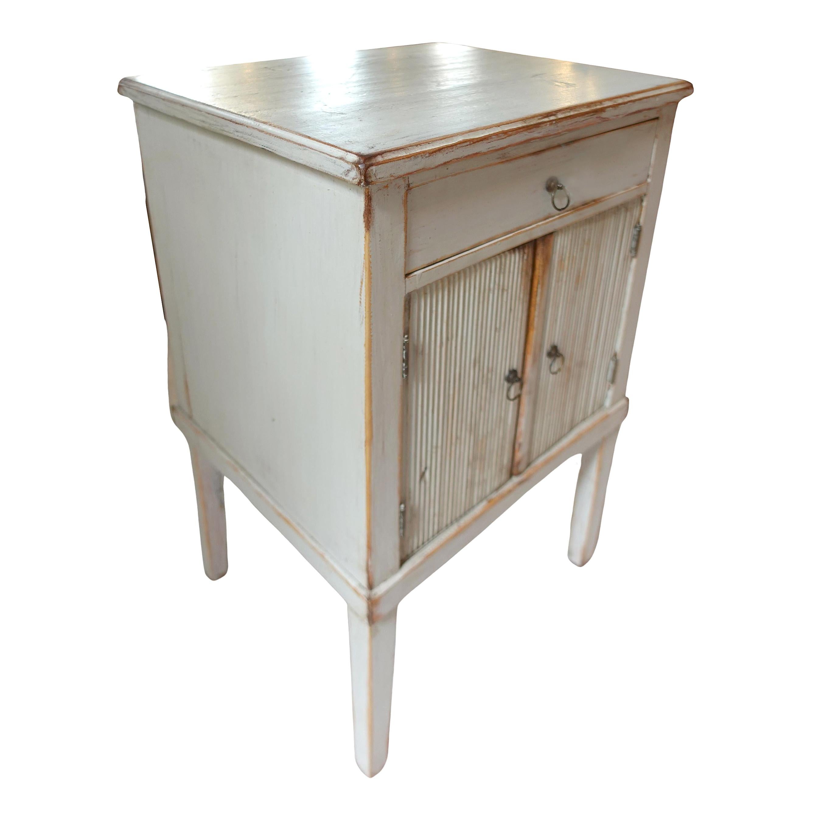Antique Gustavian Side Table with Distressed Grey-Blue Lime-Washed Finish (Gustavianisch) im Angebot