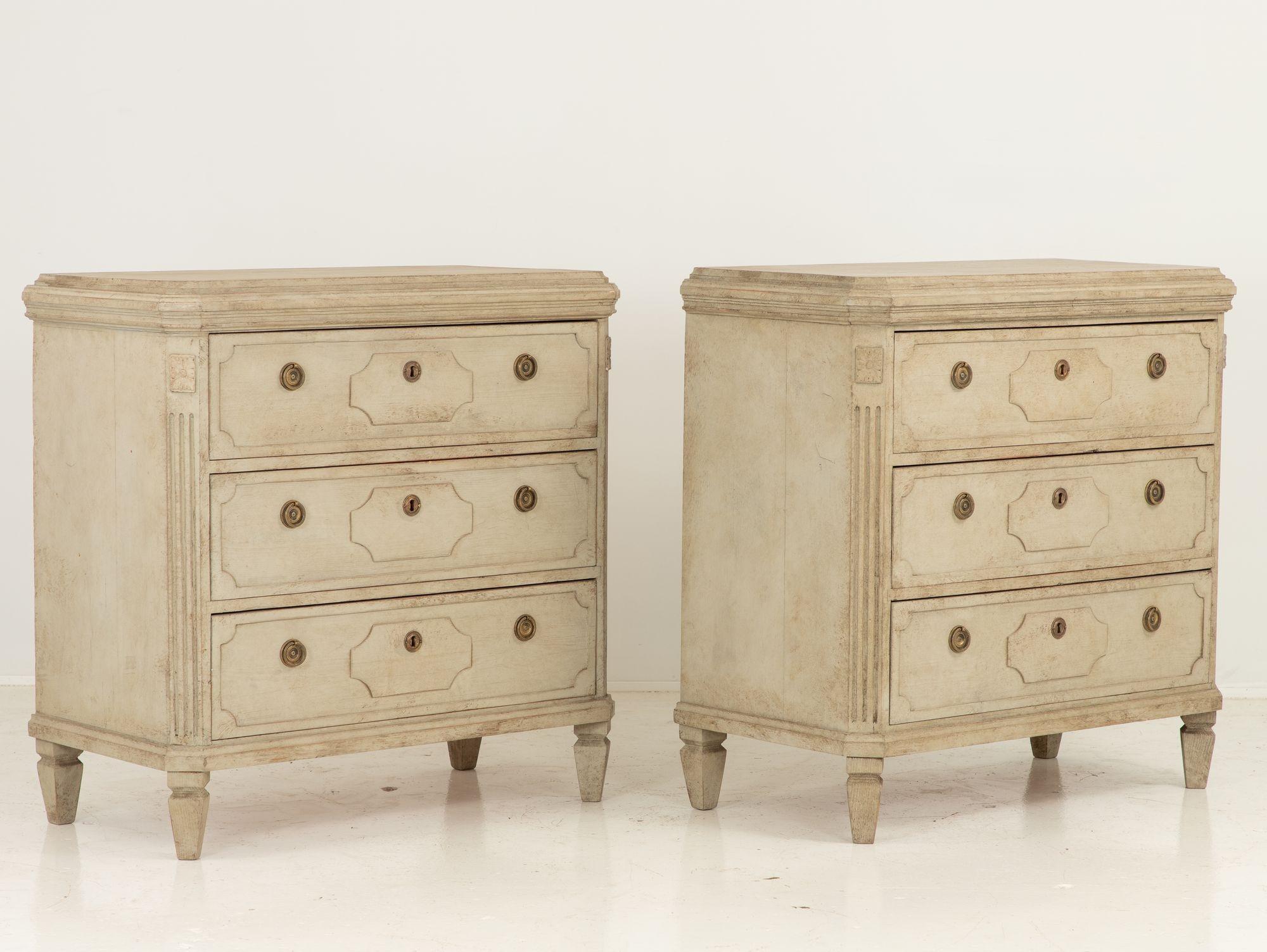 Antique Gustavian Style Chests of Drawers - a Pair In Good Condition For Sale In South Salem, NY