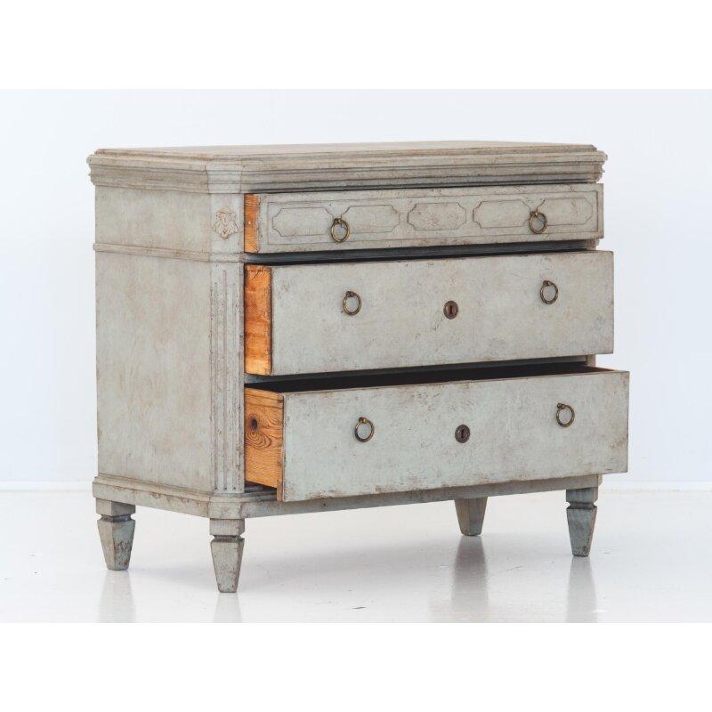 Antique Gustavian Style Chests of Drawers, a Pair In Good Condition In South Salem, NY