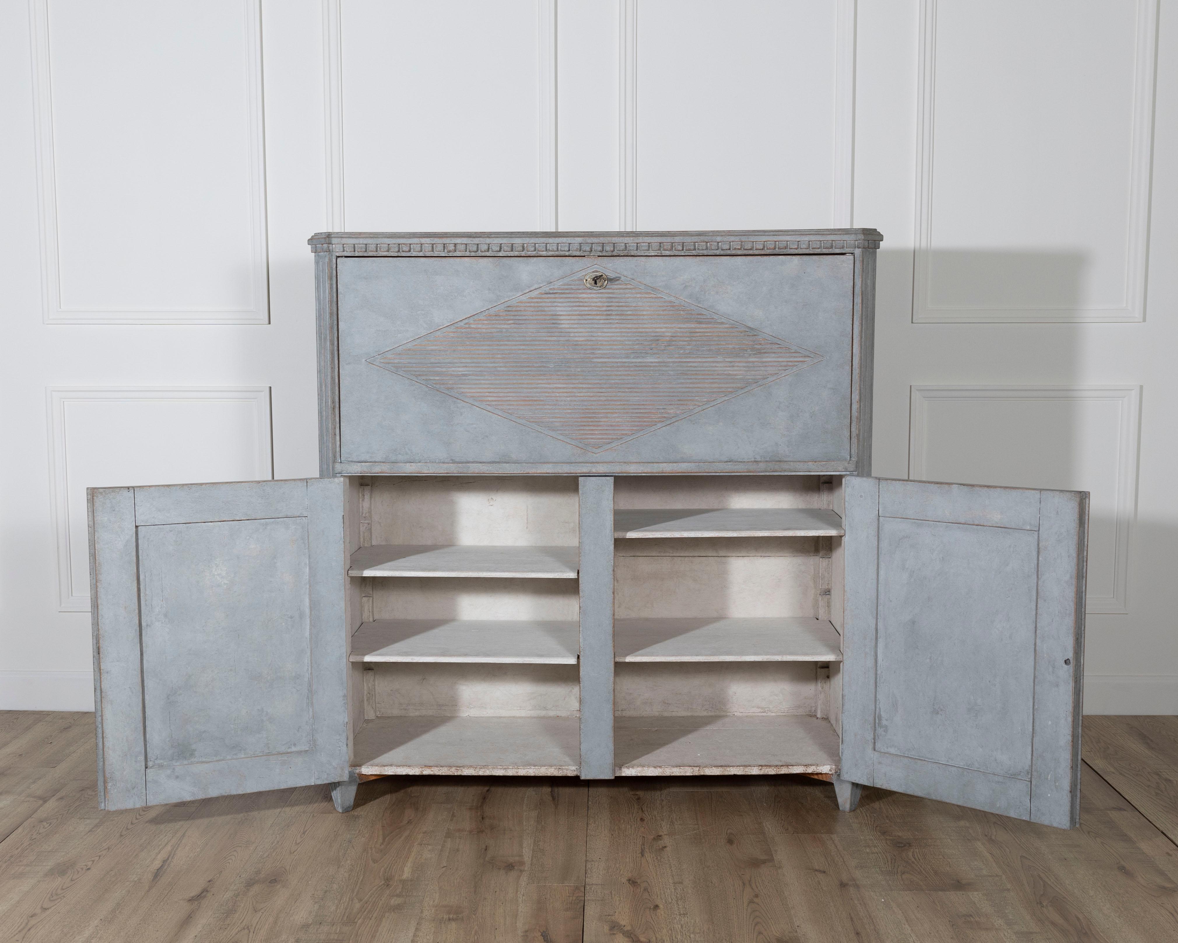 Antique Gustavian Style Painted Bureau in Blue, circa 1840–1850 For Sale 3