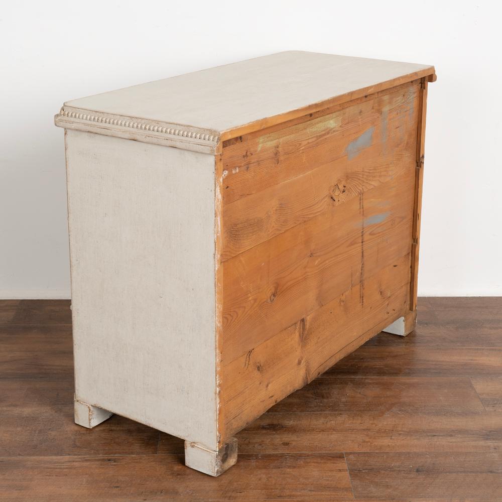 Antique Gustavian White Painted Chest of Drawers from Sweden, circa 1820-40 In Good Condition For Sale In Round Top, TX