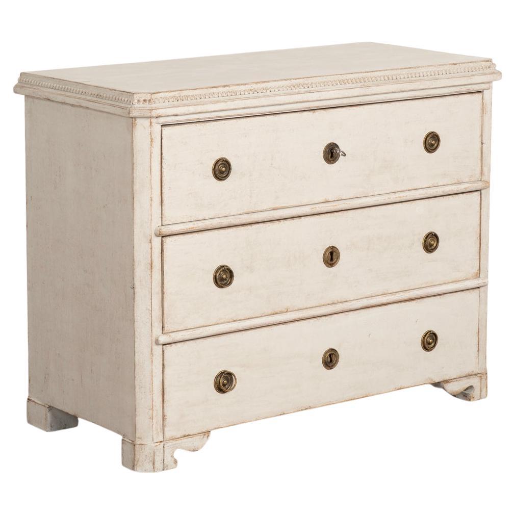 Antique Gustavian White Painted Chest of Drawers from Sweden, circa 1820-40 For Sale