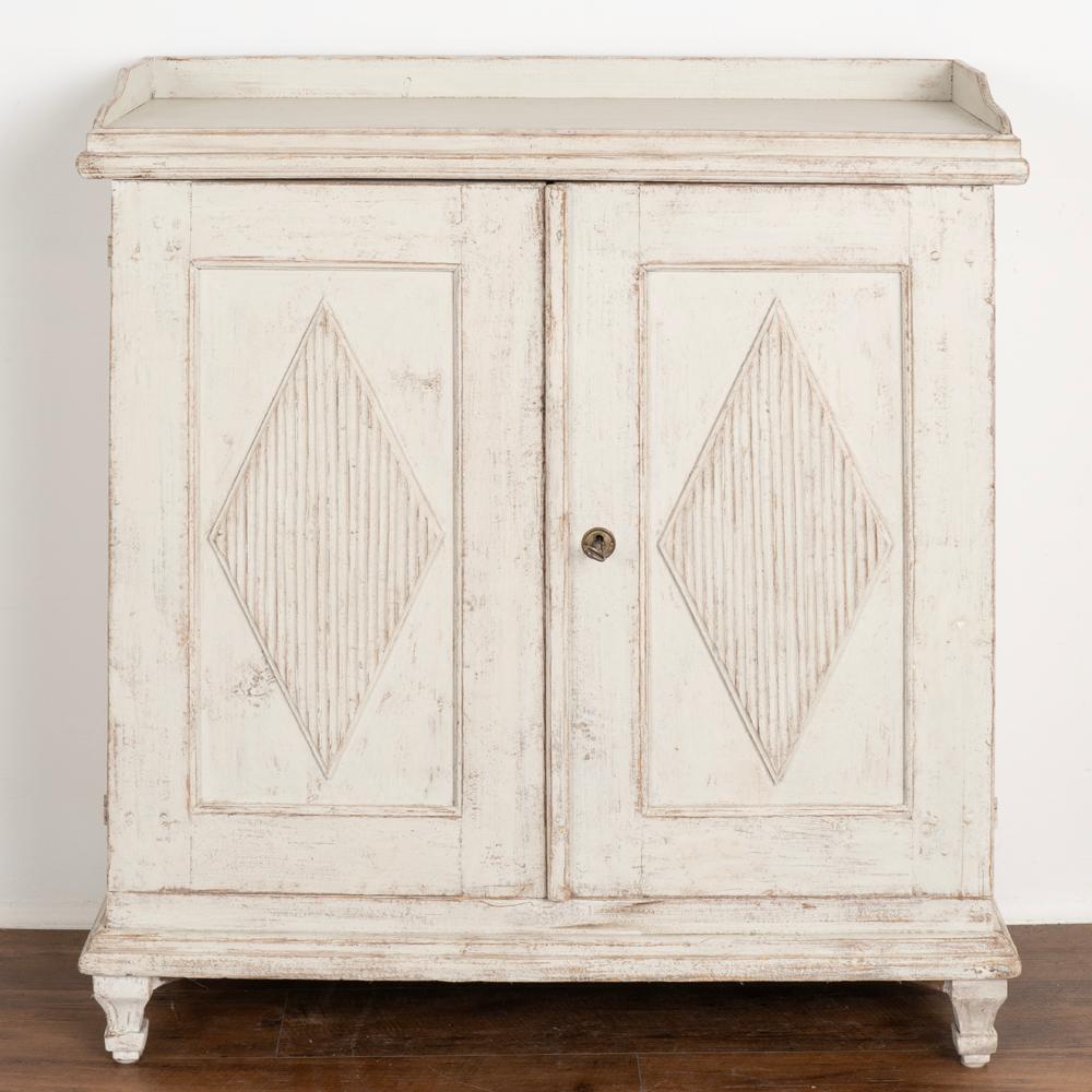 Antique Gustavian White Painted Tall Sideboard Buffet from Sweden circa 1860 In Good Condition In Round Top, TX