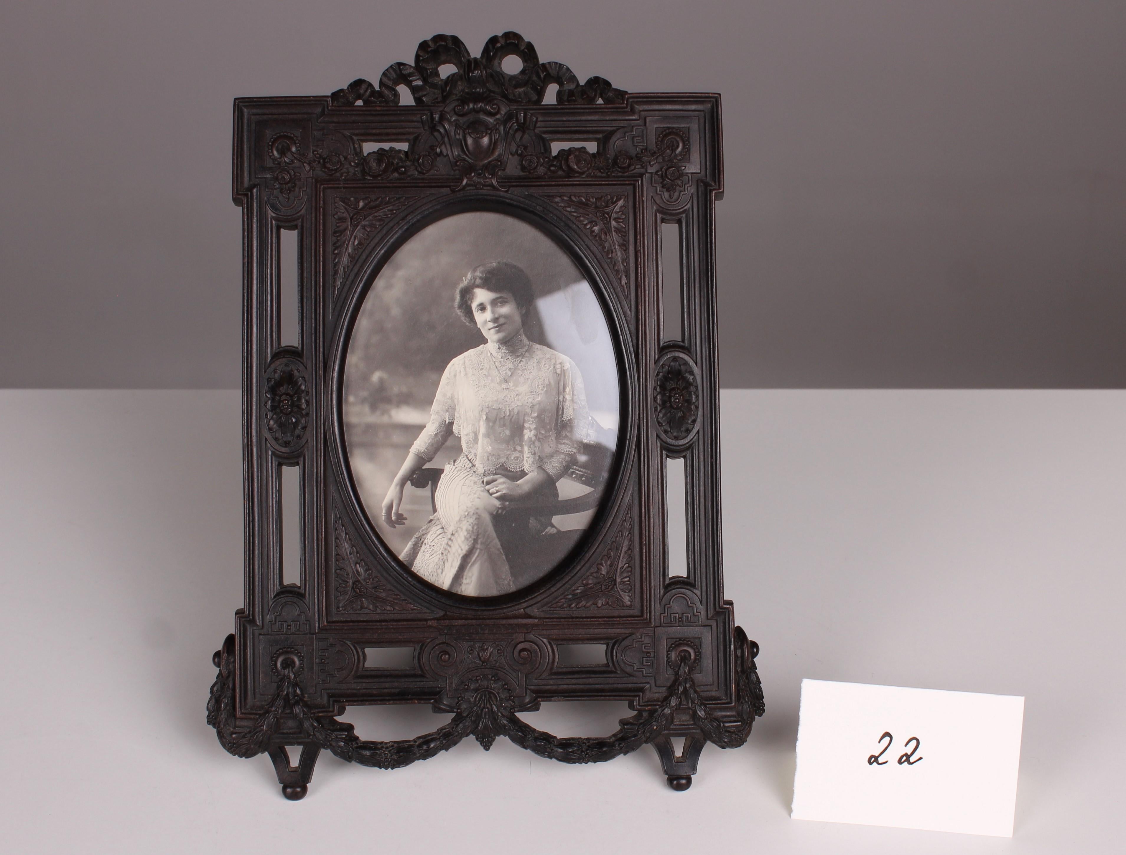 Antique Gutta-Percha Picture Frame, France, 1880s, 10 x 13 cm For Sale 3