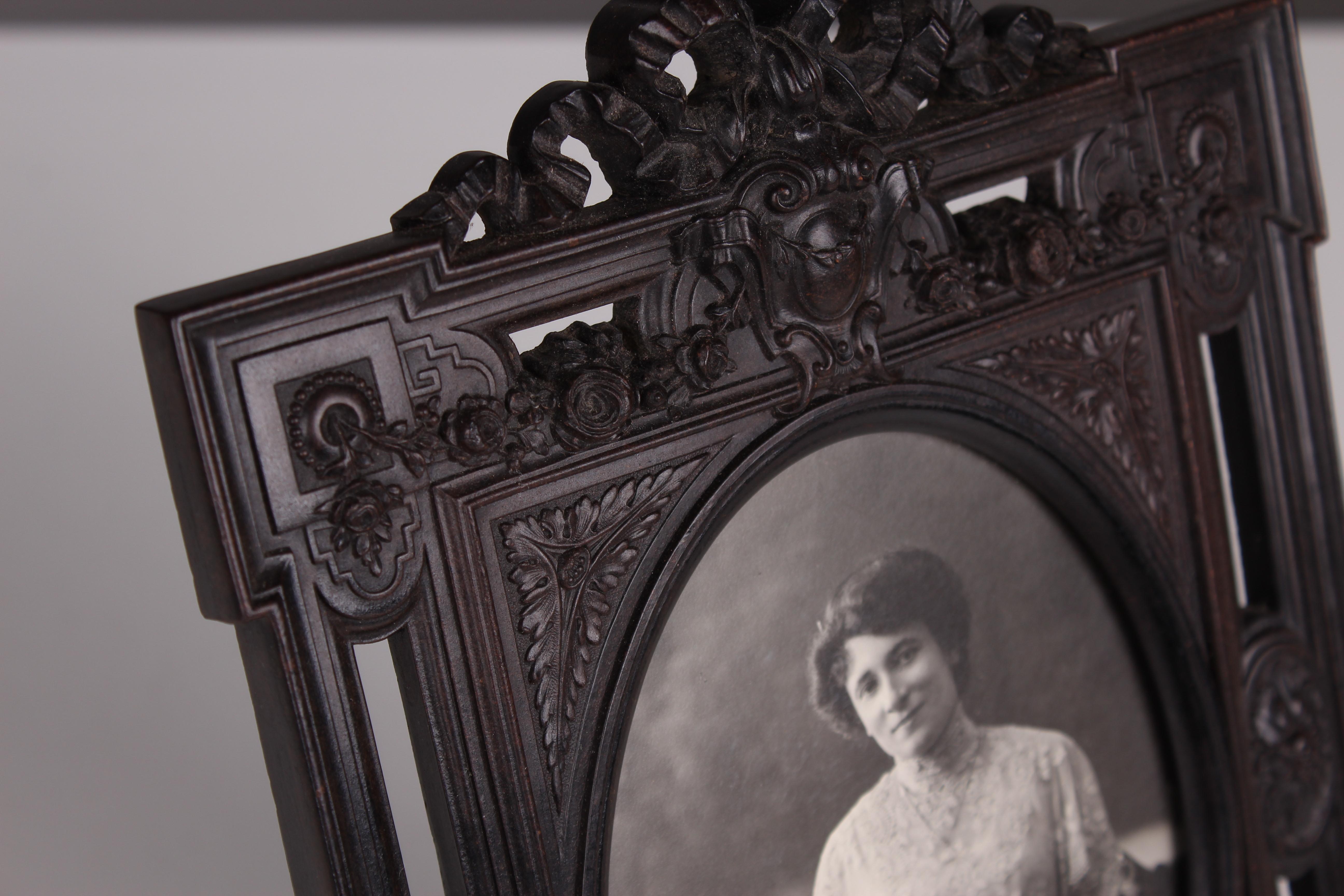 Other Antique Gutta-Percha Picture Frame, France, 1880s, 10 x 13 cm For Sale