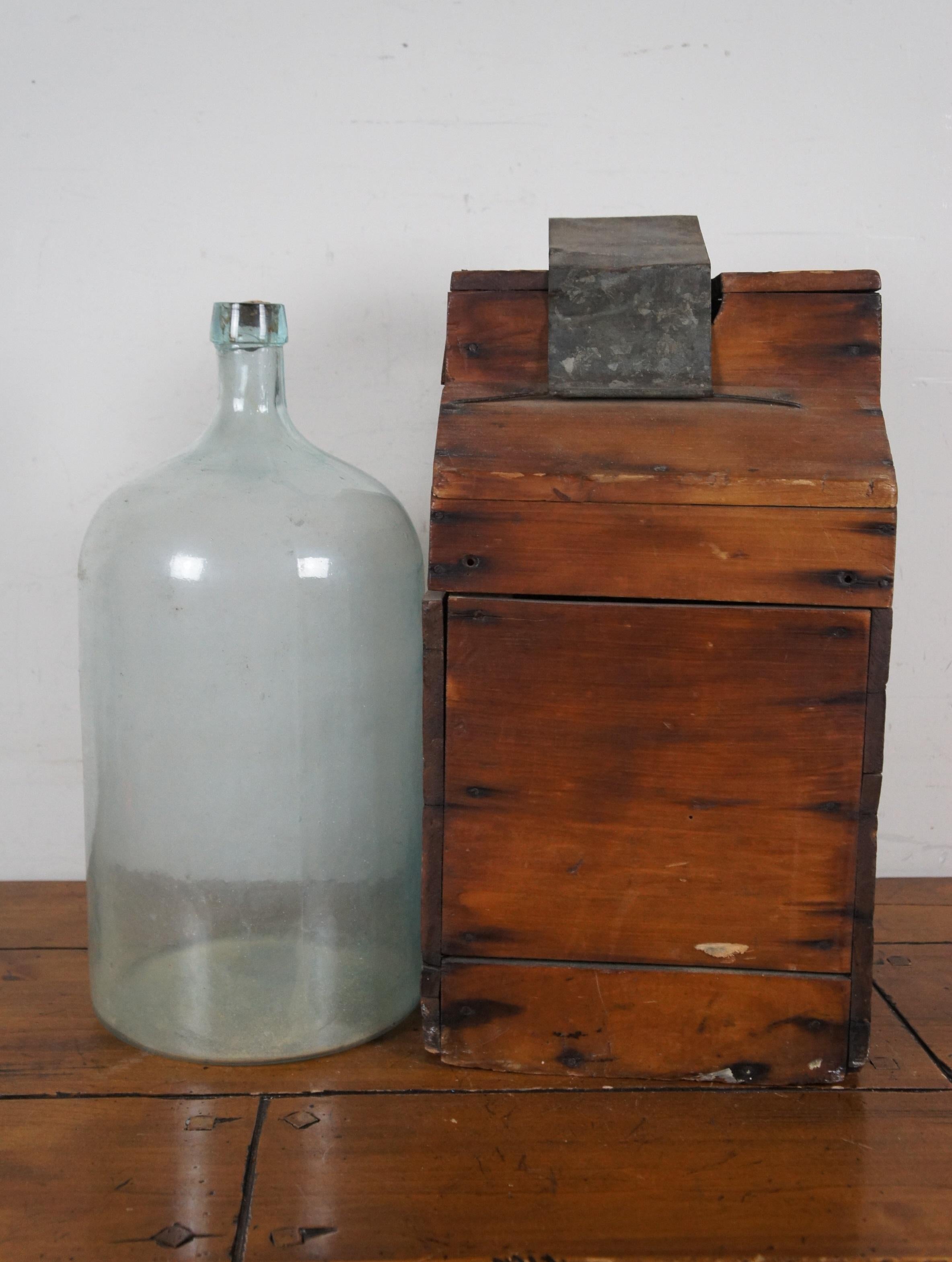 Glass Antique GW Banker Boxed Demijohn Wine Whiskey Bottle & Tantalus Crate 19