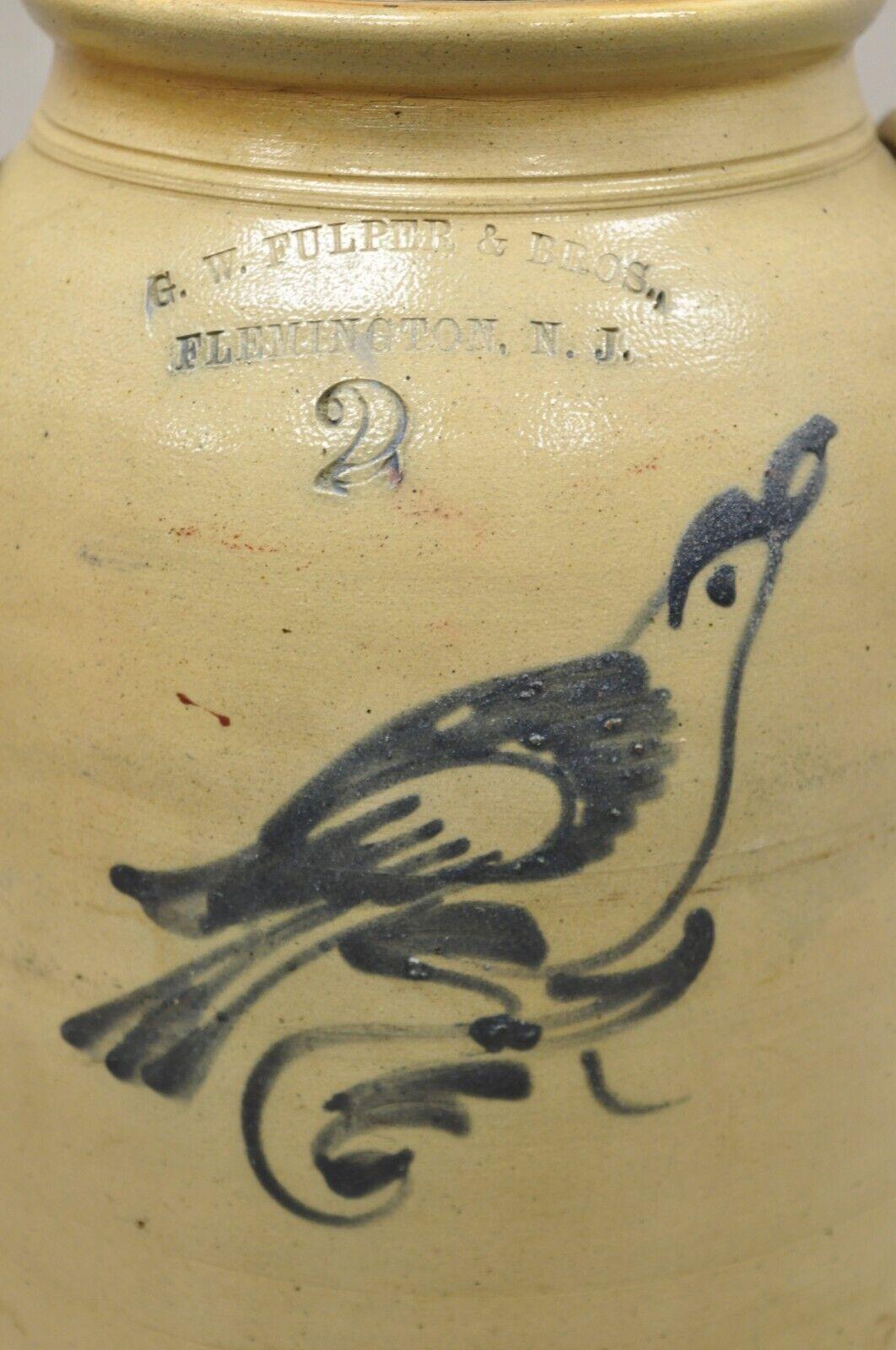 Antike G.W. Fulper & Bros Steingutschale aus Steingut mit zwei Gallen und kobaltblauem Vogel im Zustand „Gut“ im Angebot in Philadelphia, PA