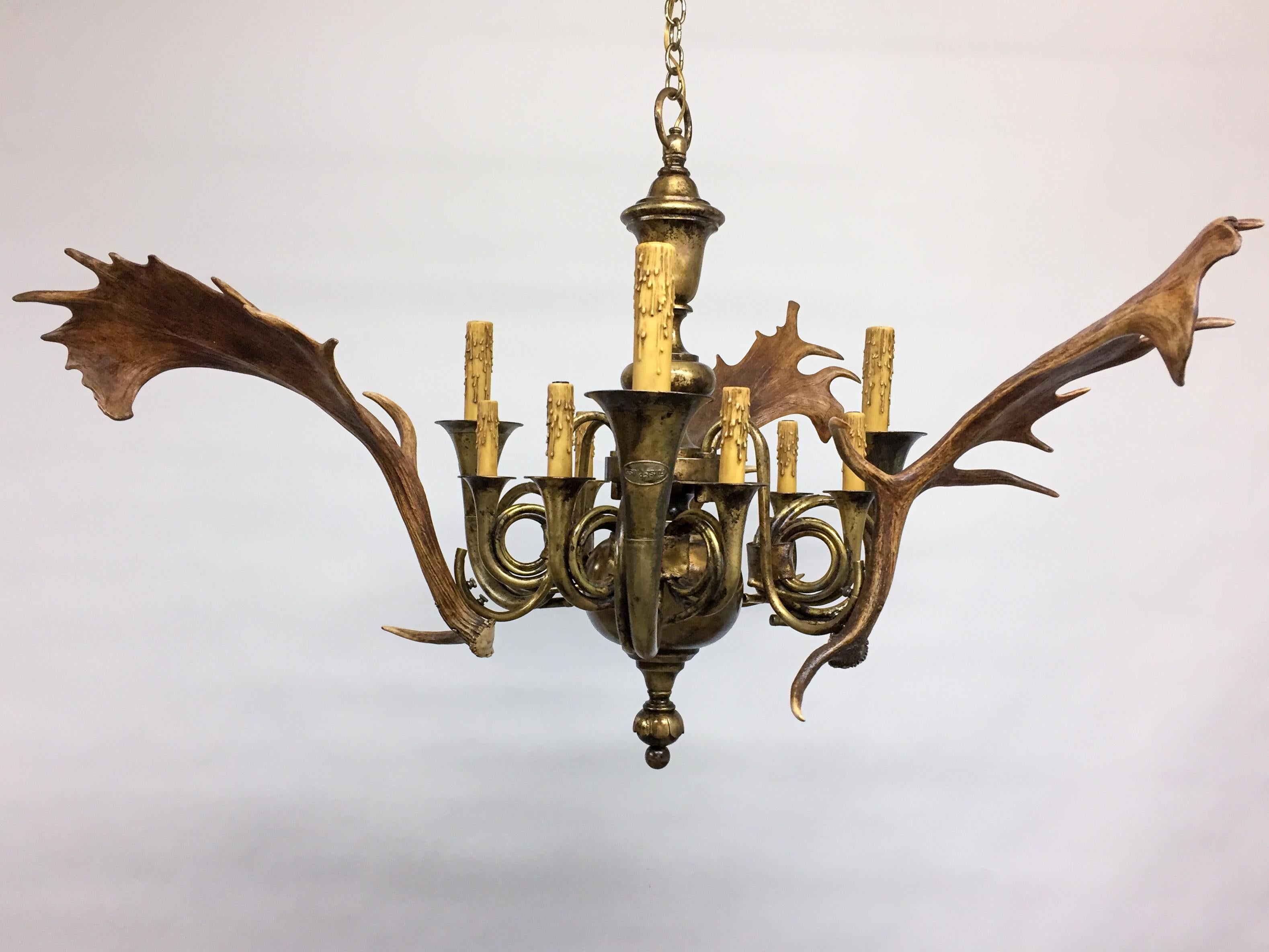 Antique Habsburg Fallow Deer and Fürst Pless Hunt Horn Chandelier In Good Condition For Sale In Houston, TX